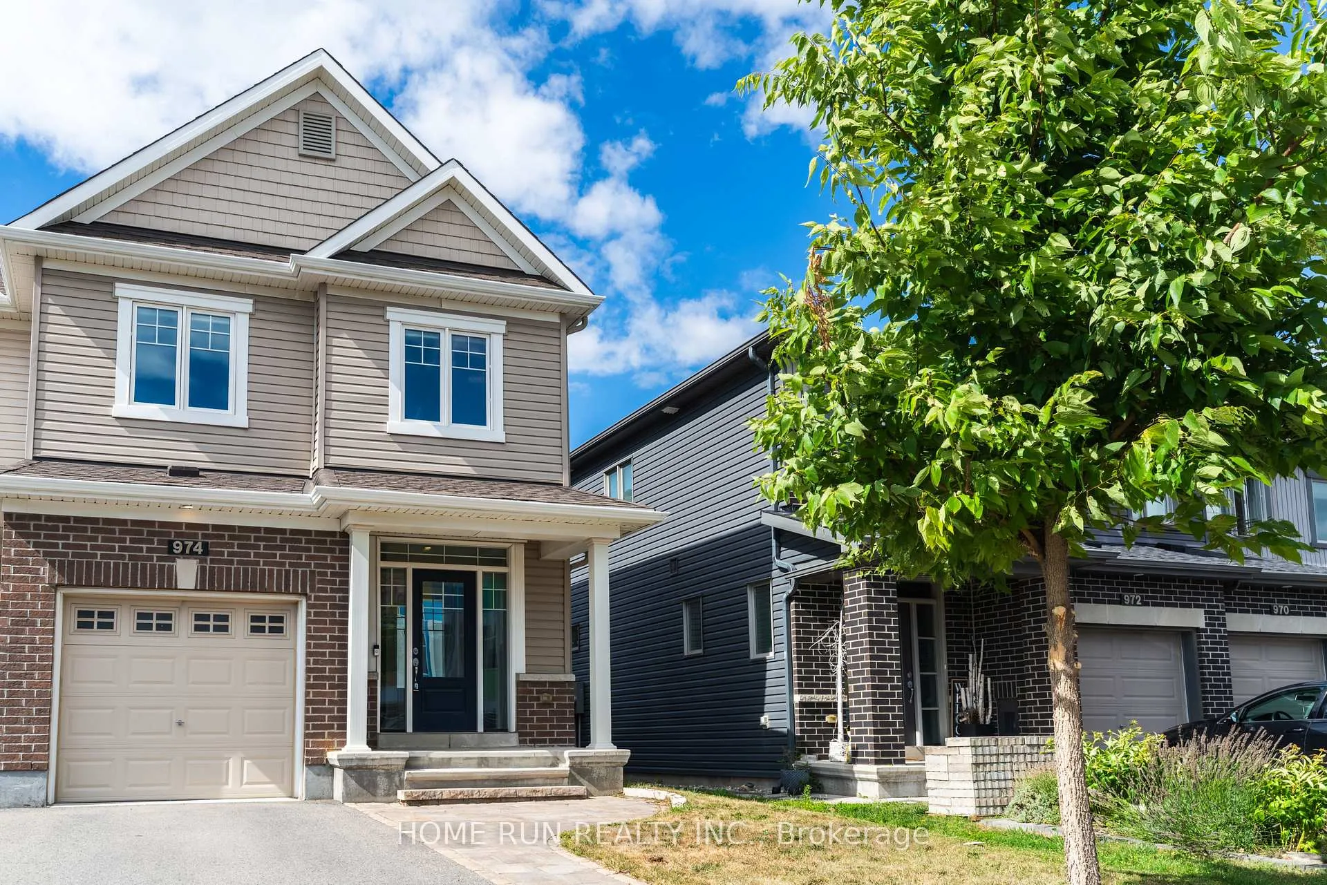Front of 974 Kilbirnie Drive