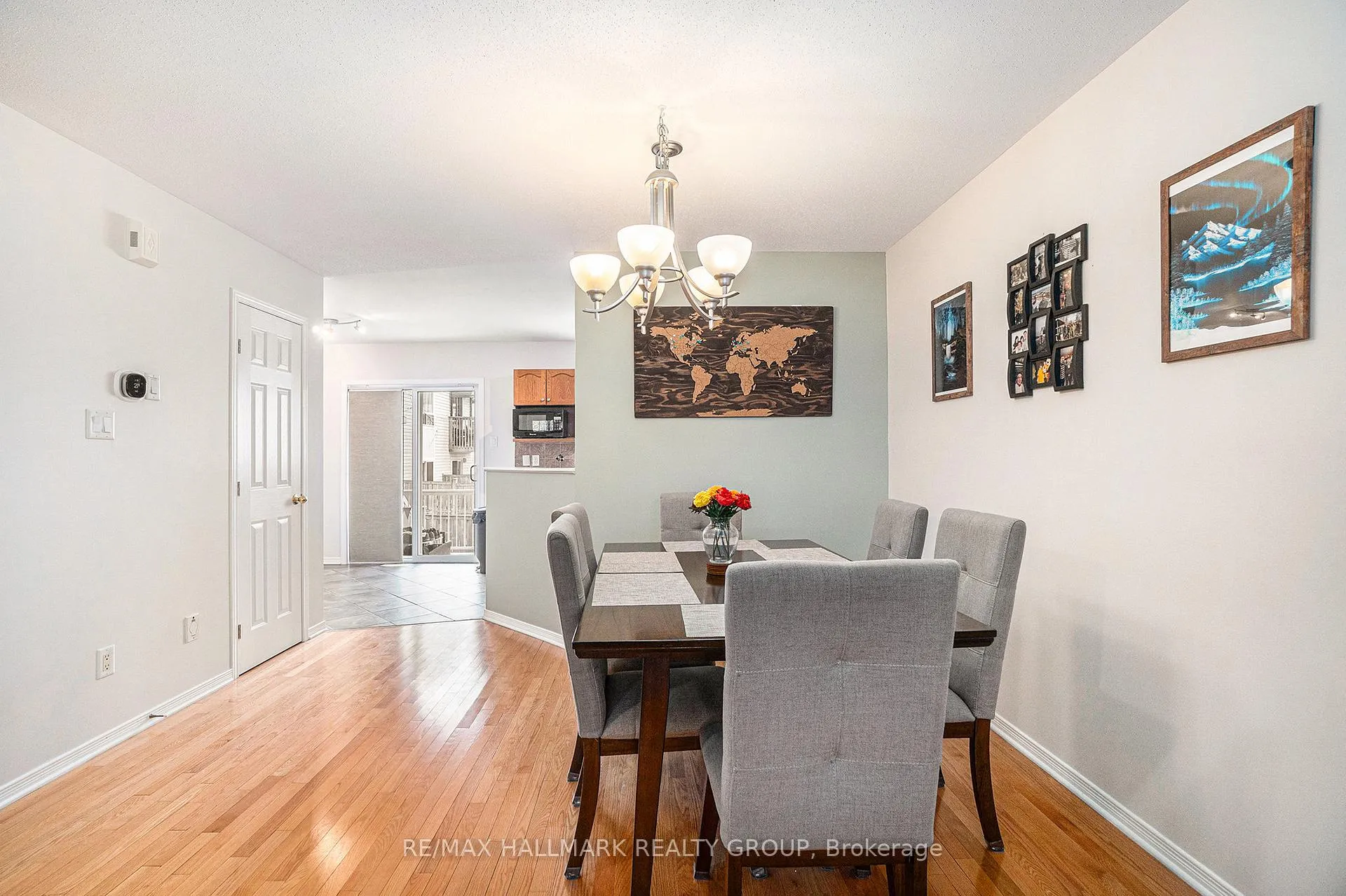 Photo 3 of 393 Wiffen Private, Ottawa, Westcliffe Estates — HOMEH