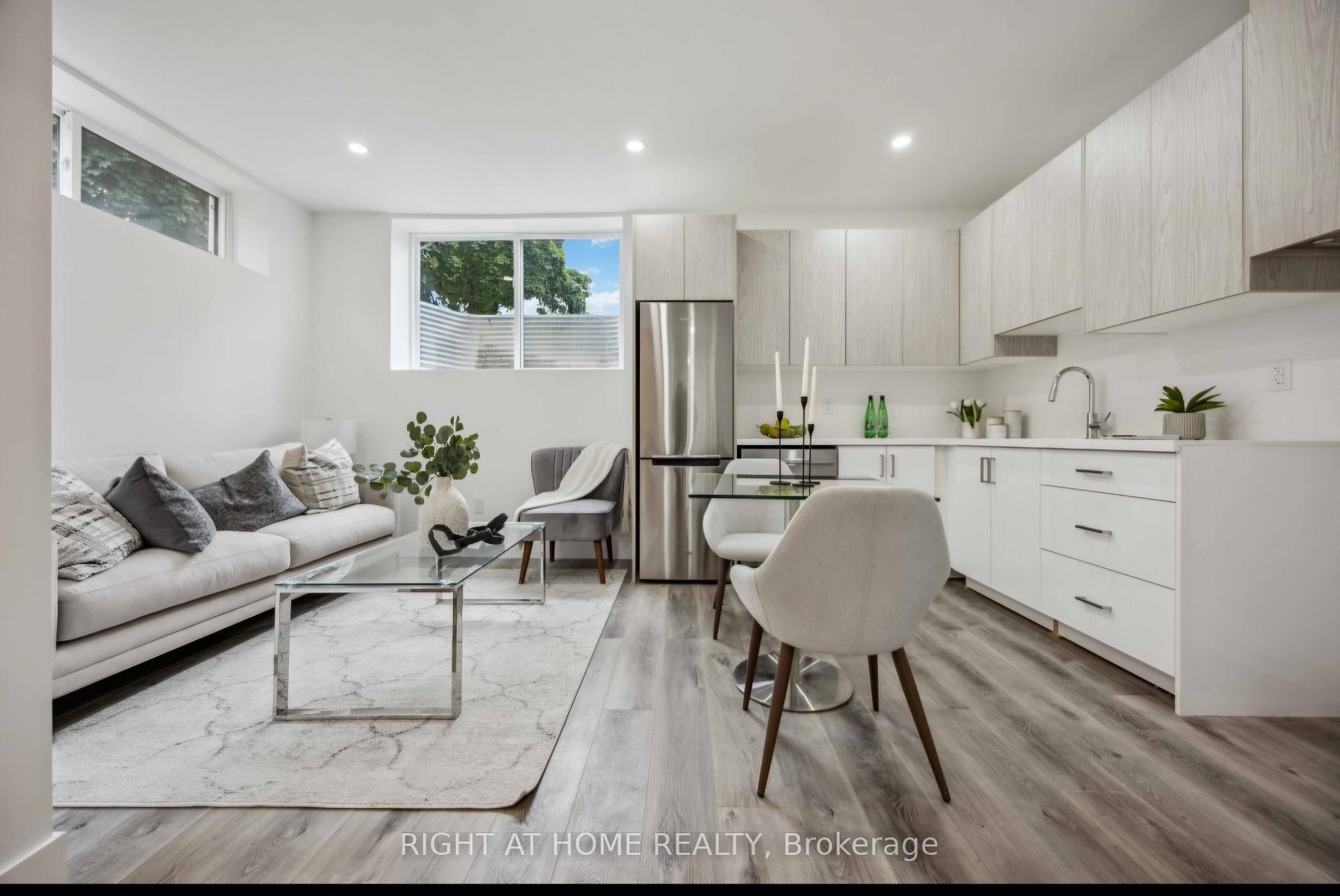 Photo 6 of 19 Hatfield (Lower) Crescent, Etobicoke, Elms-Old Rexdale — HOMEH