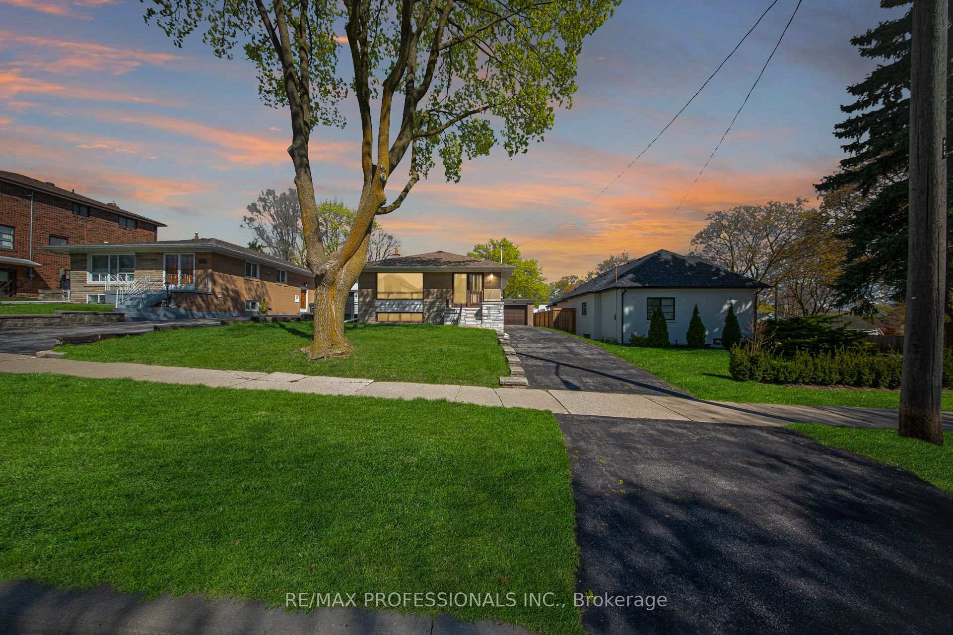 Photo 1 of 26 Crane Avenue, Etobicoke, Humber Heights — HOMEH
