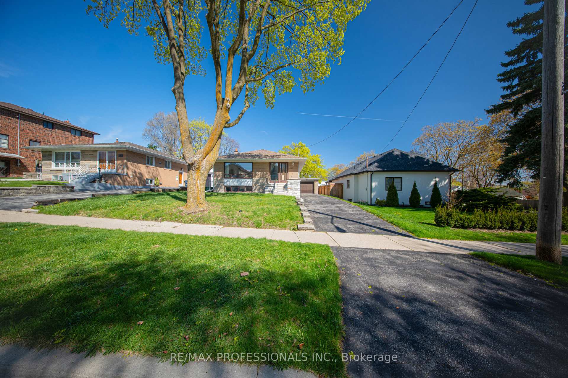 Photo 7 of 26 Crane Avenue, Etobicoke, Humber Heights — HOMEH