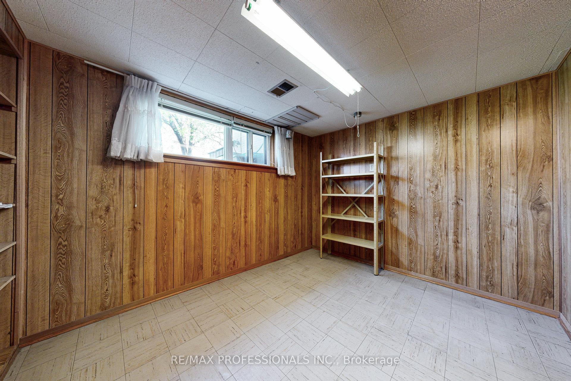Photo 33 of 26 Crane Avenue, Etobicoke, Humber Heights — HOMEH