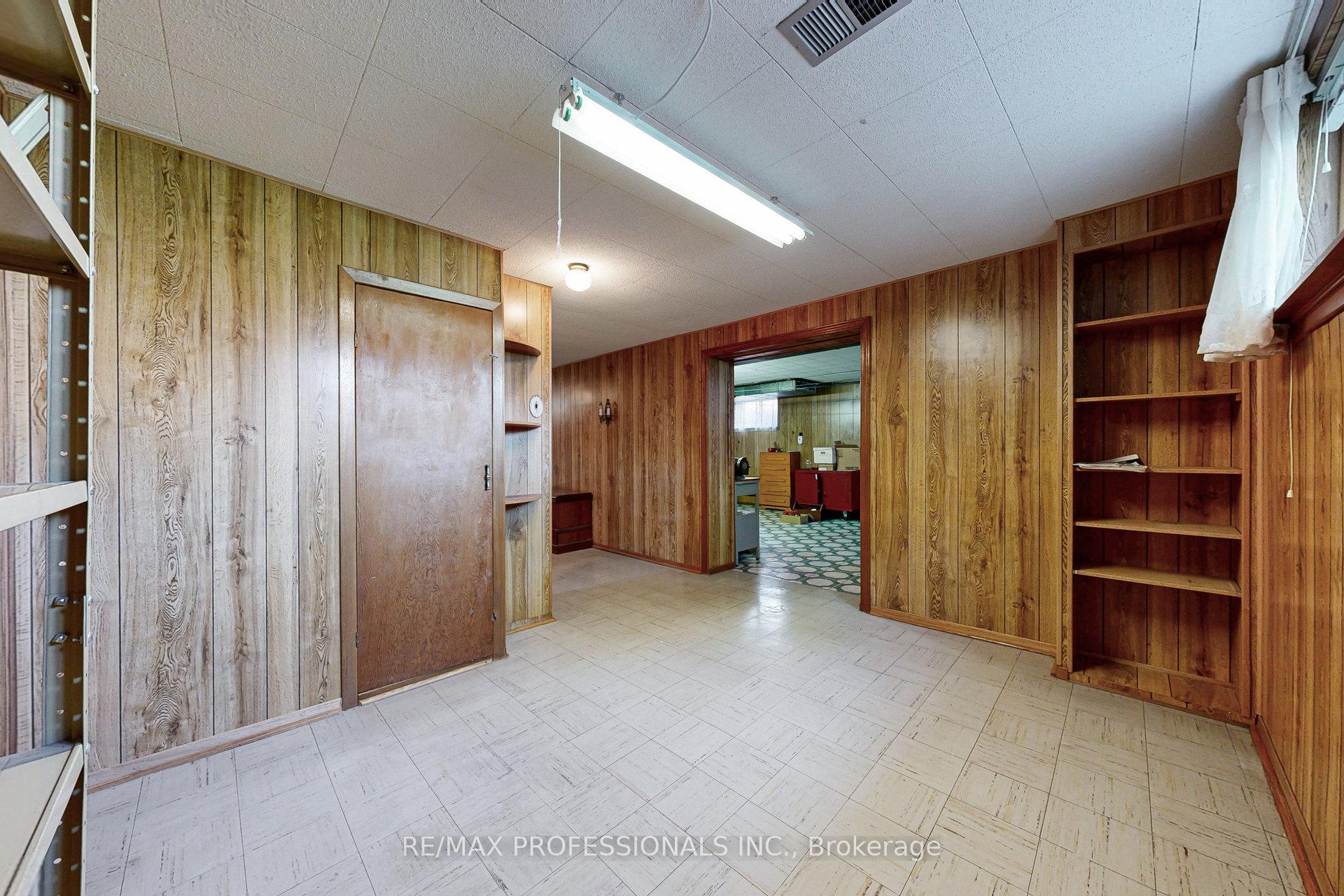 Photo 39 of 26 Crane Avenue, Etobicoke, Humber Heights — HOMEH