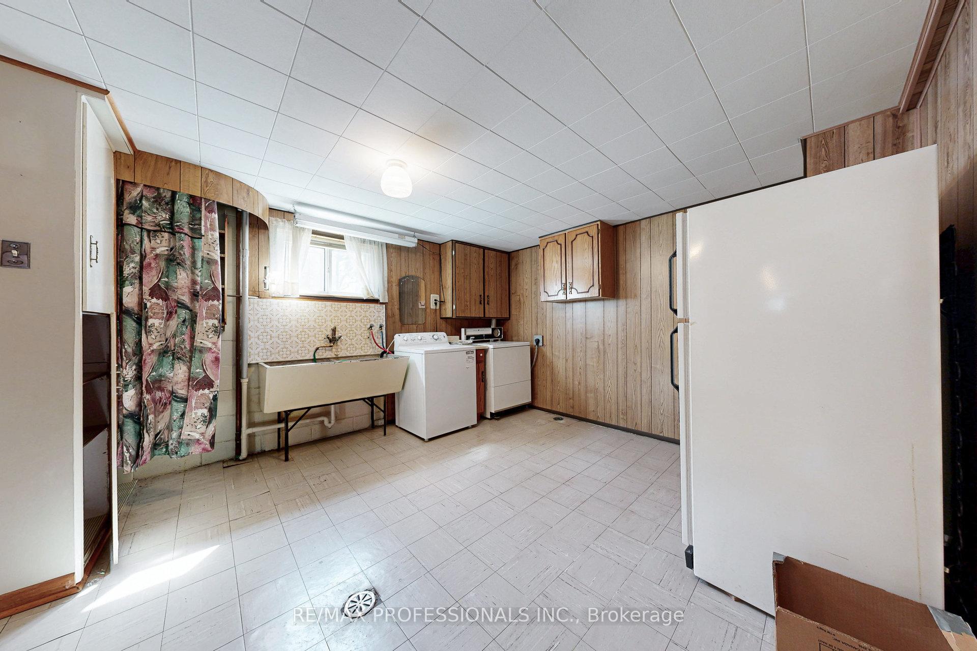 Photo 20 of 26 Crane Avenue, Etobicoke, Humber Heights — HOMEH