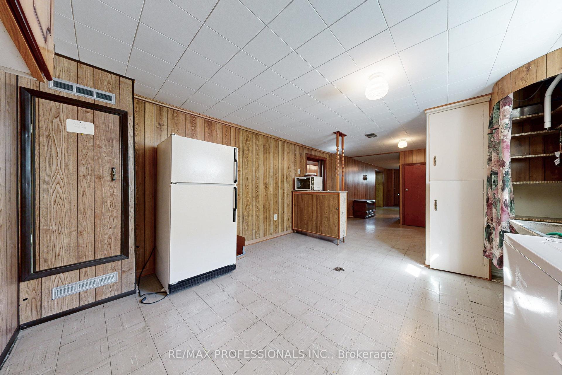 Photo 21 of 26 Crane Avenue, Etobicoke, Humber Heights — HOMEH