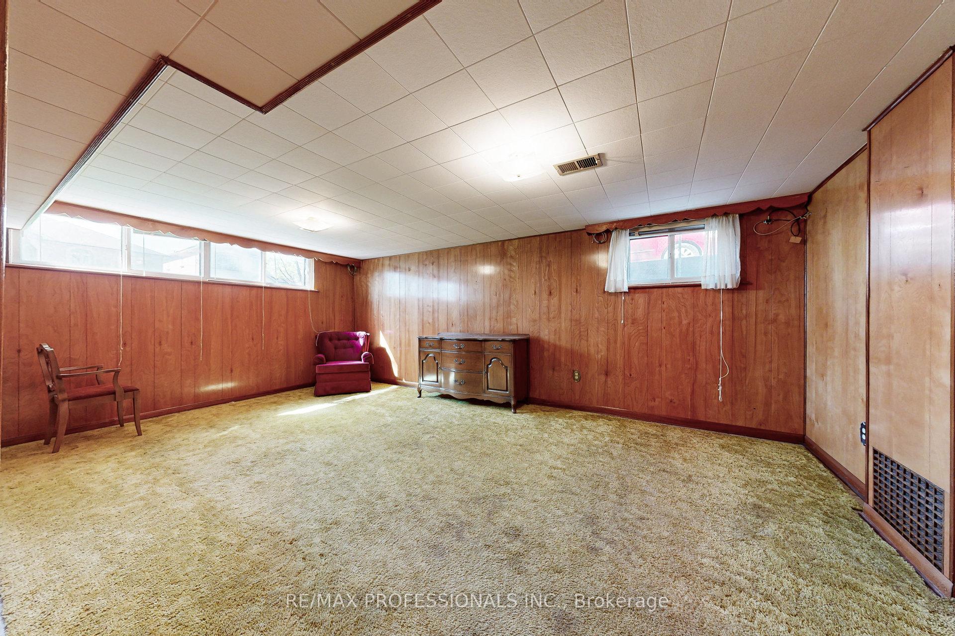 Photo 26 of 26 Crane Avenue, Etobicoke, Humber Heights — HOMEH