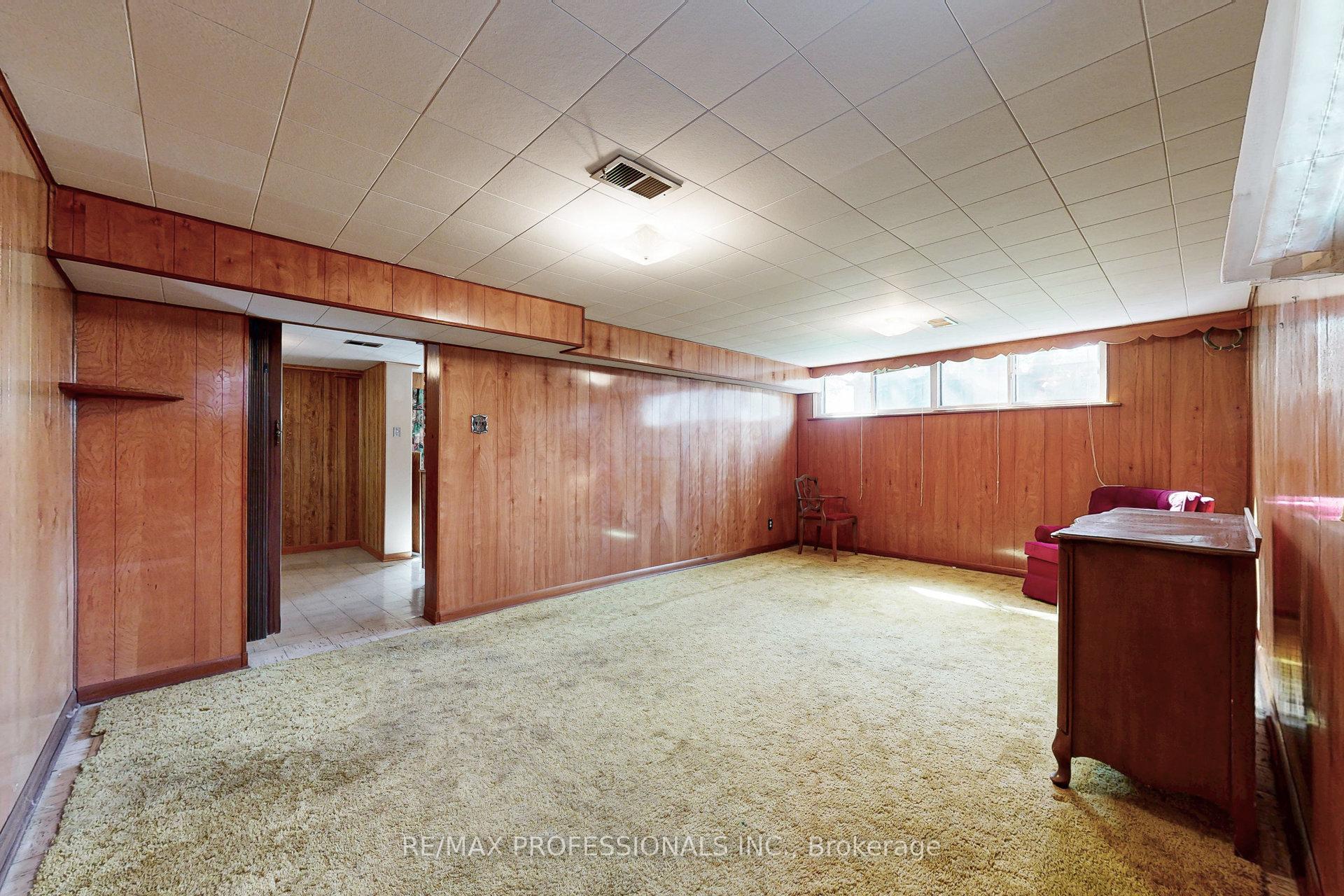 Photo 24 of 26 Crane Avenue, Etobicoke, Humber Heights — HOMEH