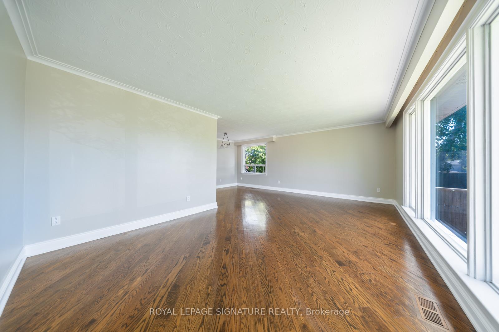Photo 6 of 50 Dittmer Crescent, Etobicoke, West Humber-Clairville — HOMEH