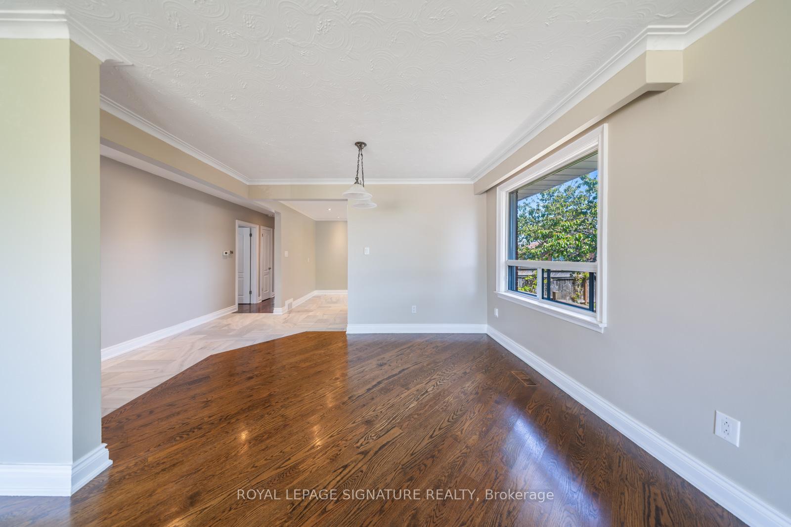 Photo 29 of 50 Dittmer Crescent, Etobicoke, West Humber-Clairville — HOMEH