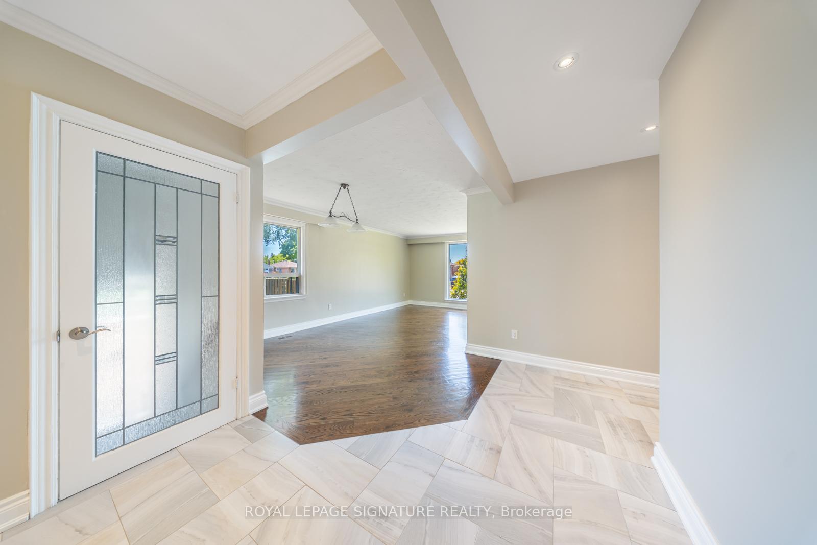 Photo 13 of 50 Dittmer Crescent, Etobicoke, West Humber-Clairville — HOMEH