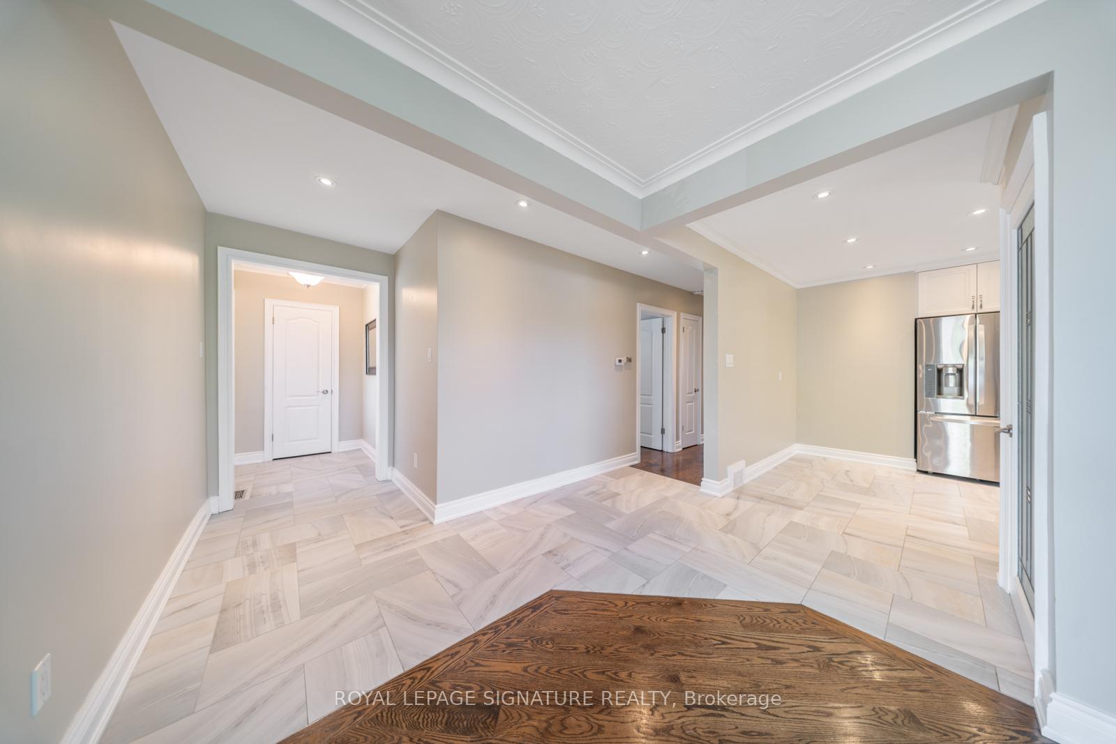 Photo 8 of 50 Dittmer Crescent, Etobicoke, West Humber-Clairville — HOMEH