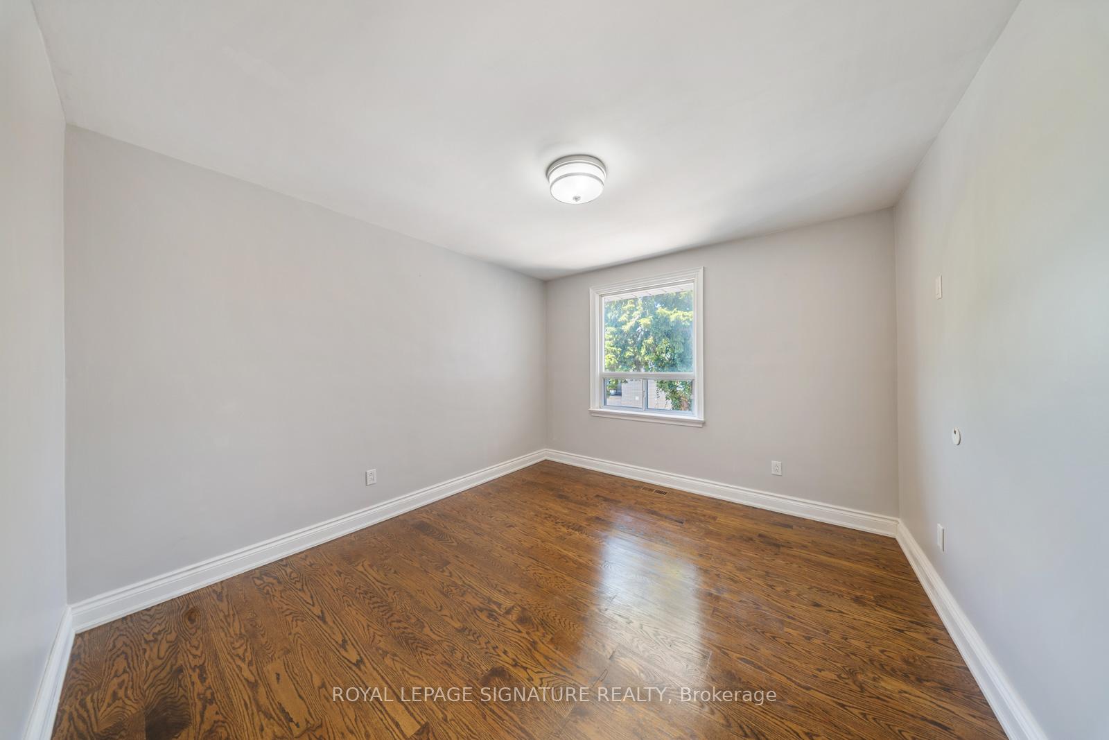 Photo 16 of 50 Dittmer Crescent, Etobicoke, West Humber-Clairville — HOMEH
