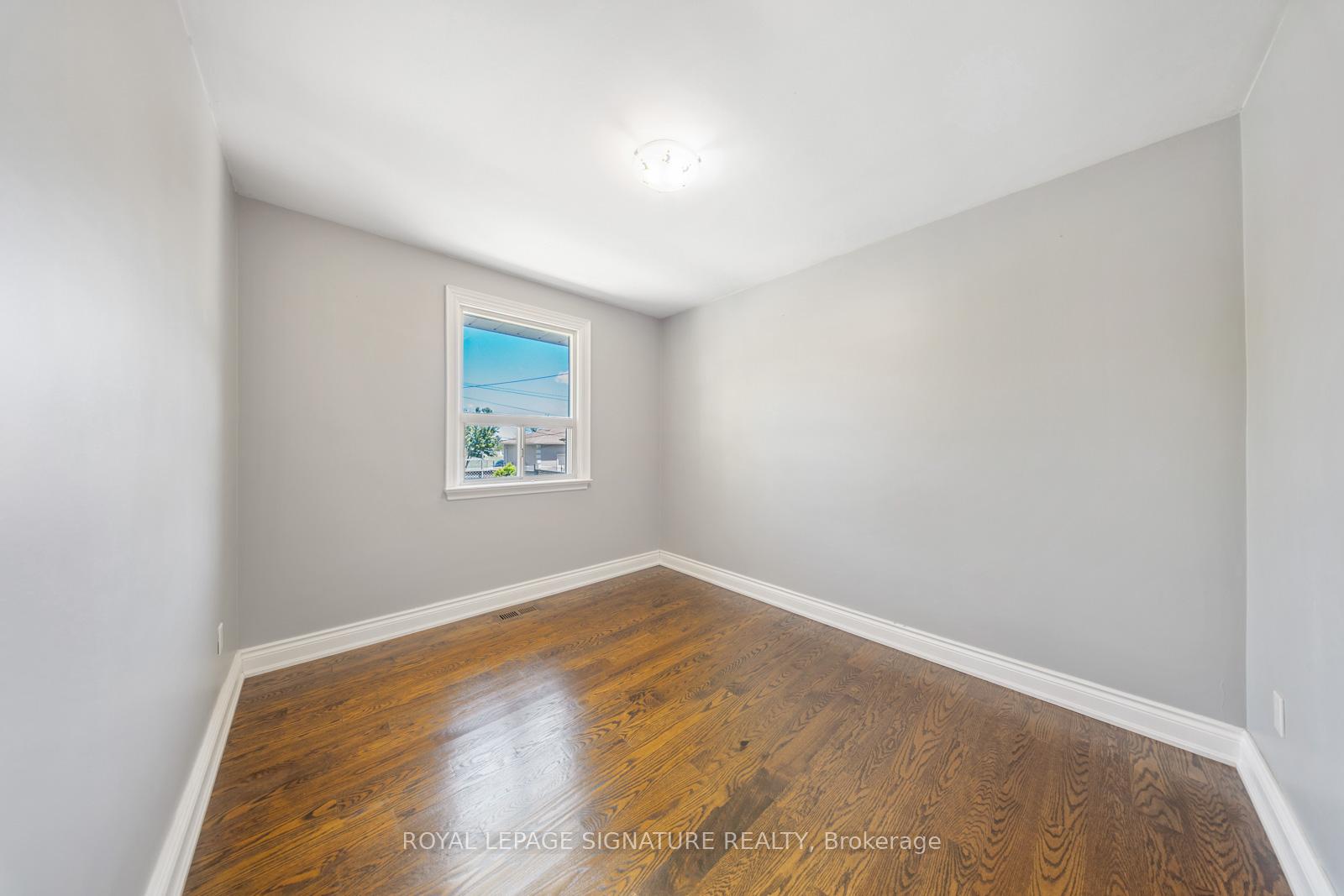 Photo 14 of 50 Dittmer Crescent, Etobicoke, West Humber-Clairville — HOMEH