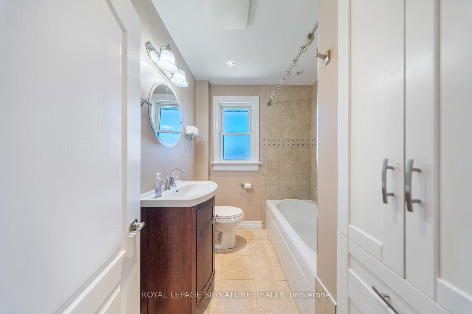 Photo 23 of 50 Dittmer Crescent, Etobicoke, West Humber-Clairville — HOMEH