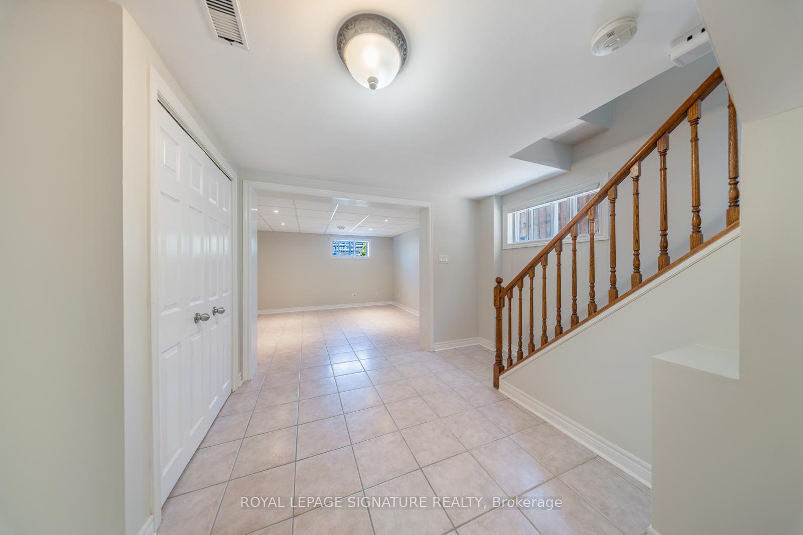 Photo 15 of 50 Dittmer Crescent, Etobicoke, West Humber-Clairville — HOMEH