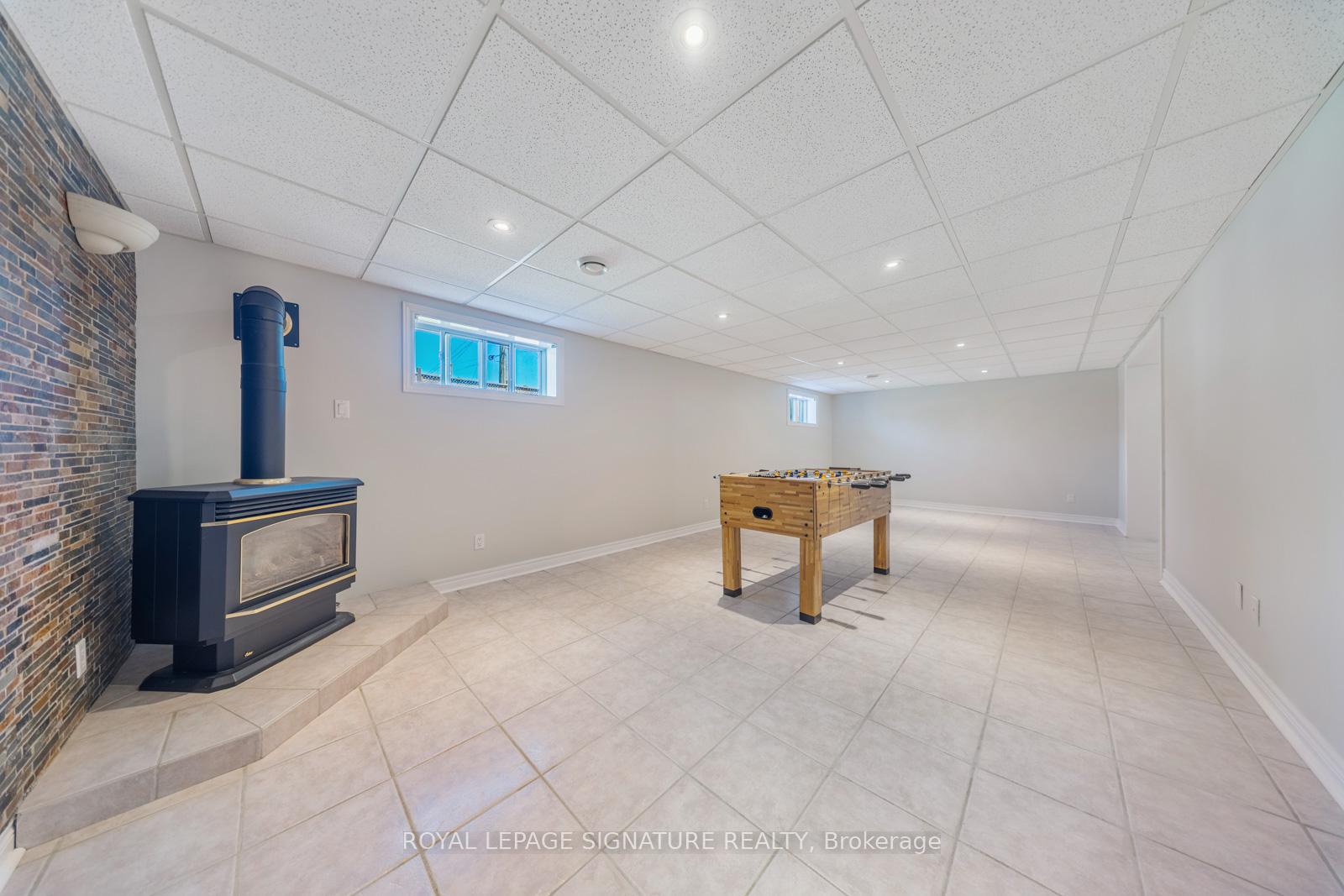 Photo 17 of 50 Dittmer Crescent, Etobicoke, West Humber-Clairville — HOMEH