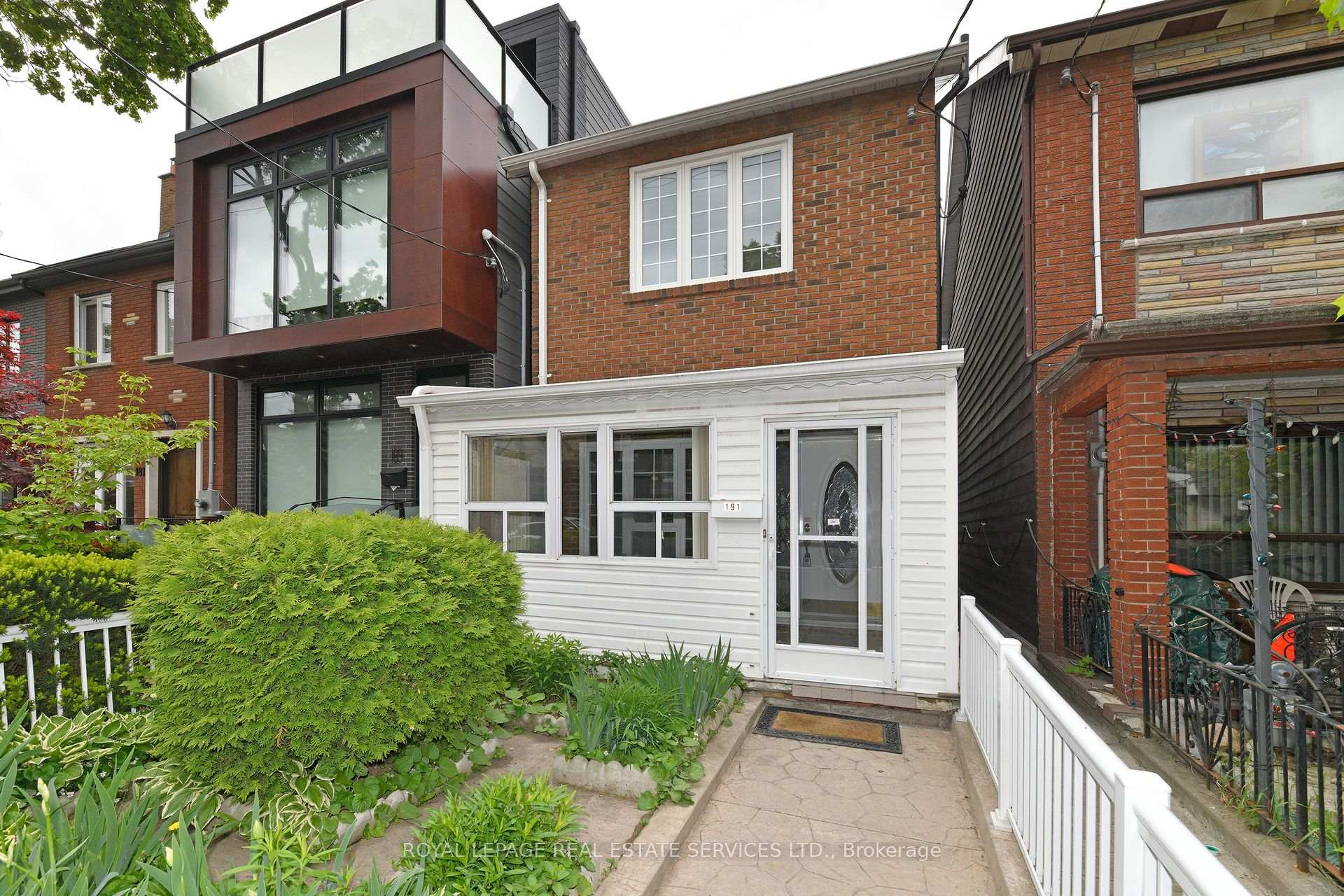 Photo 1 of 191 Argyle Street, Toronto, Little Portugal — HOMEH