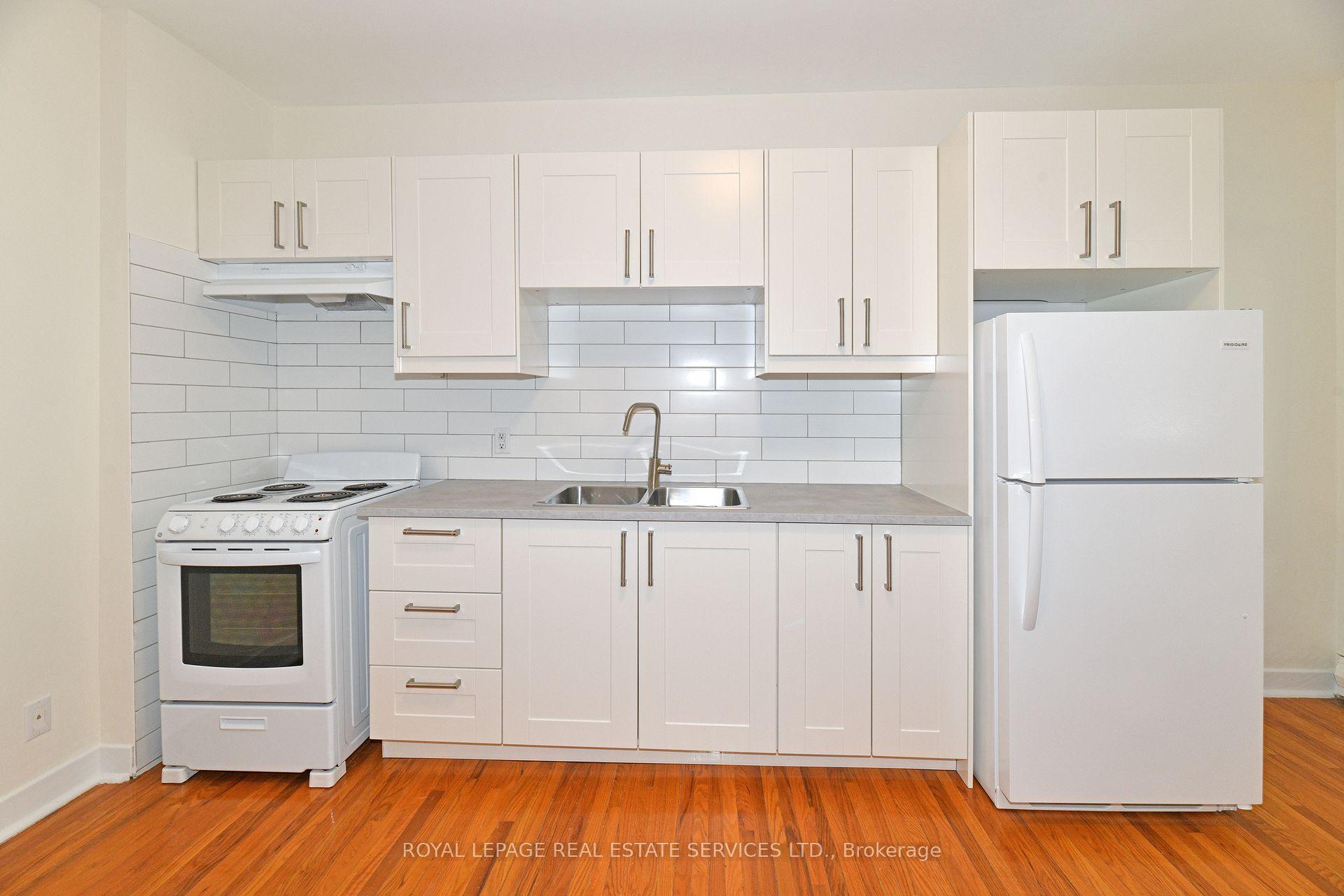 Photo 11 of 191 Argyle Street, Toronto, Little Portugal — HOMEH