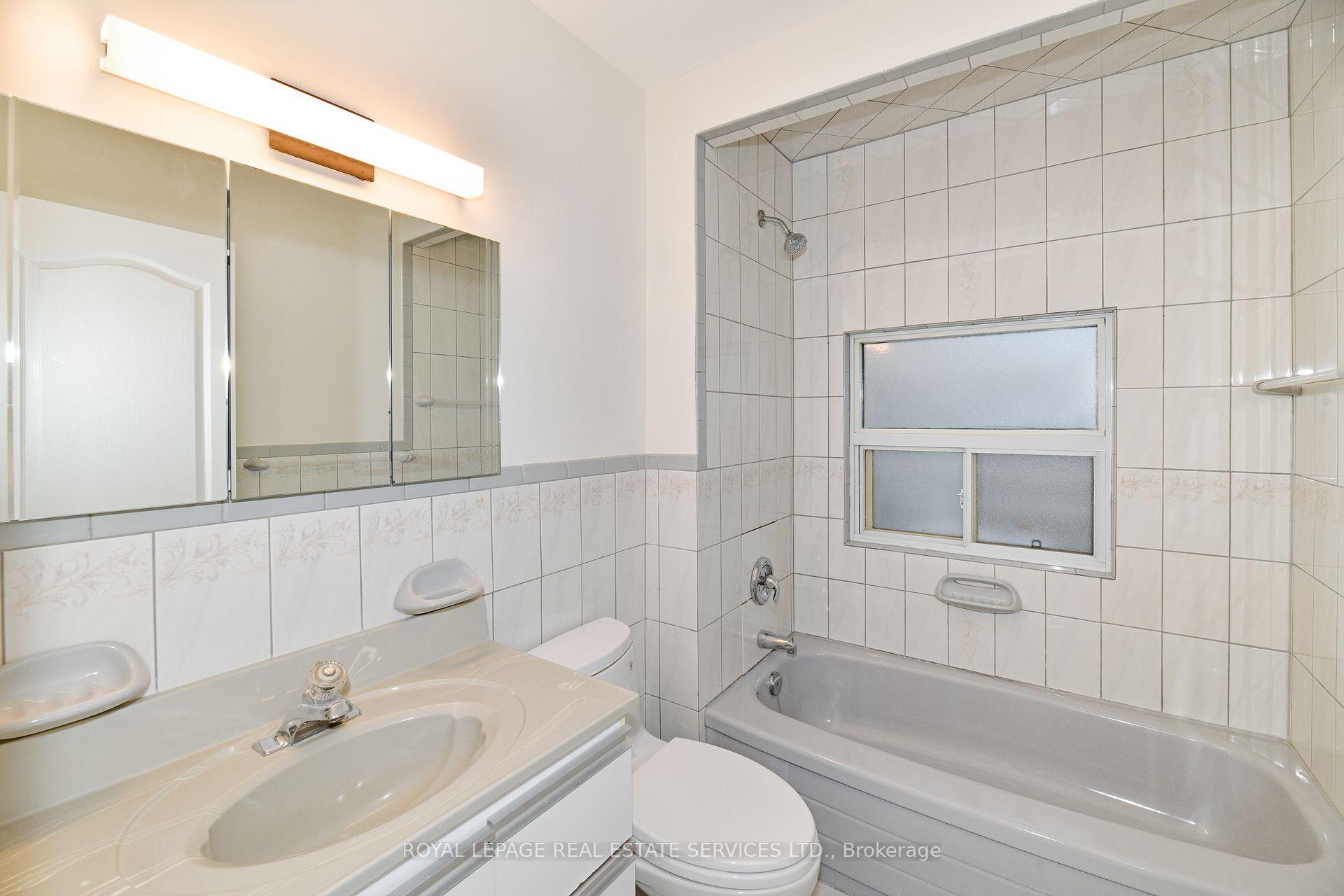 Photo 18 of 191 Argyle Street, Toronto, Little Portugal — HOMEH
