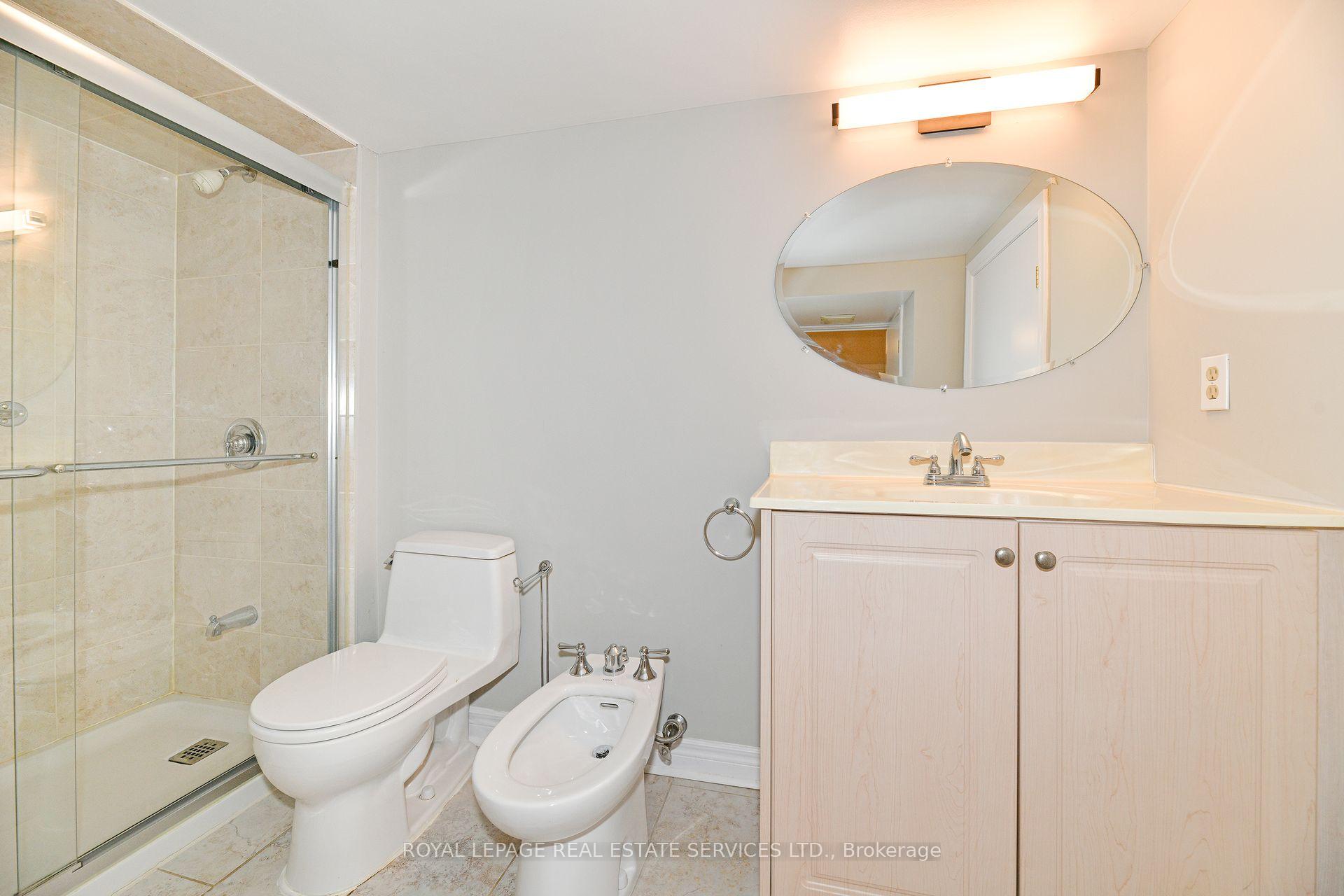 Photo 21 of 191 Argyle Street, Toronto, Little Portugal — HOMEH