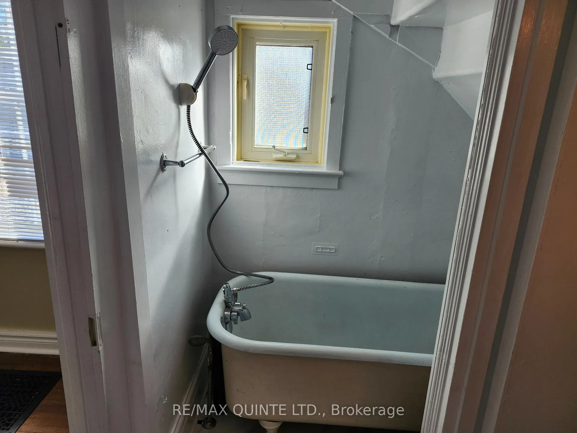 Photo 11 of 299 Foster Avenue, Belleville, Belleville Ward — HOMEH