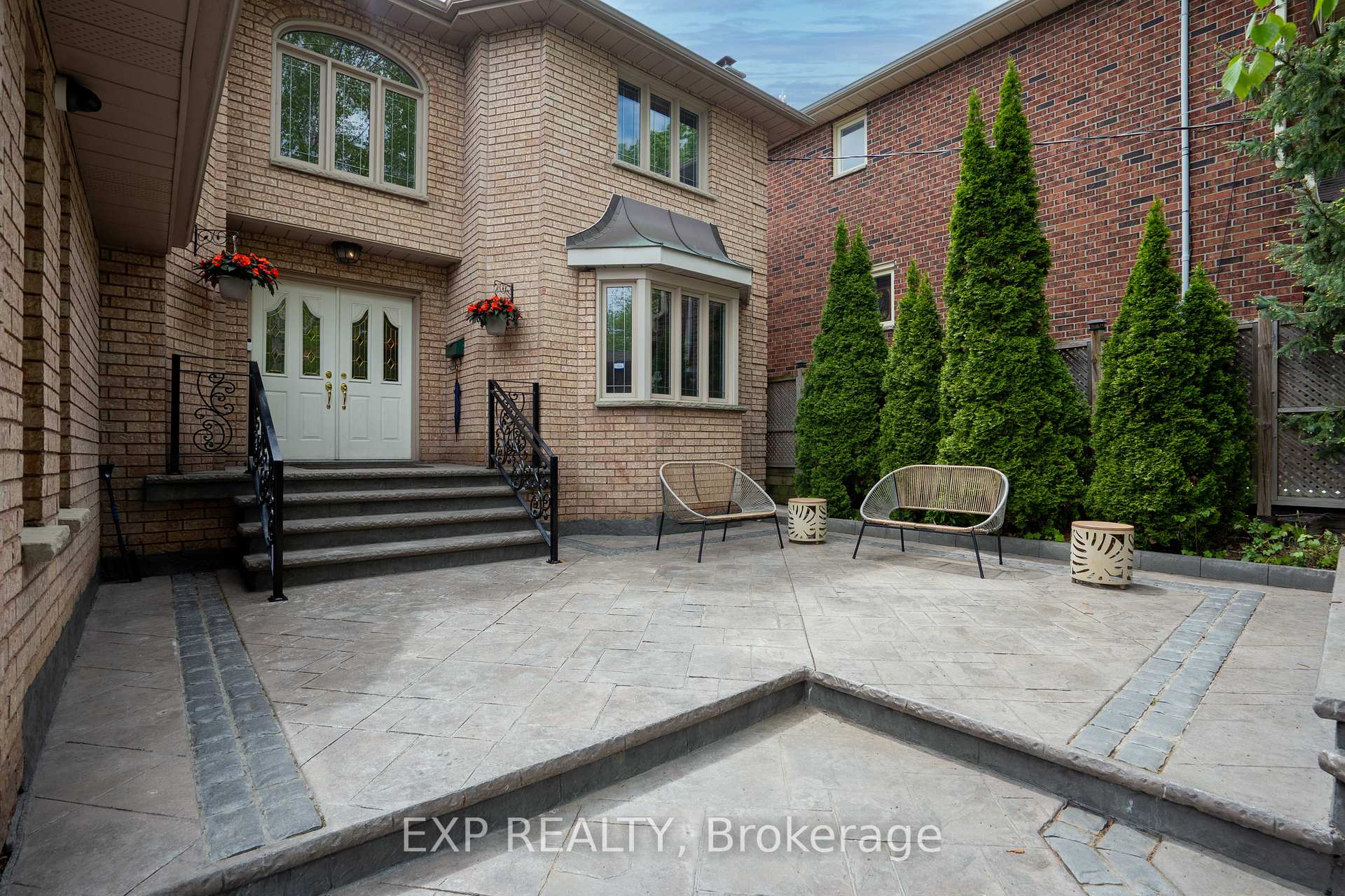 Photo 2 of 6 Edgebrook Drive, Etobicoke, Thistletown-Beaumonde Heights — HOMEH