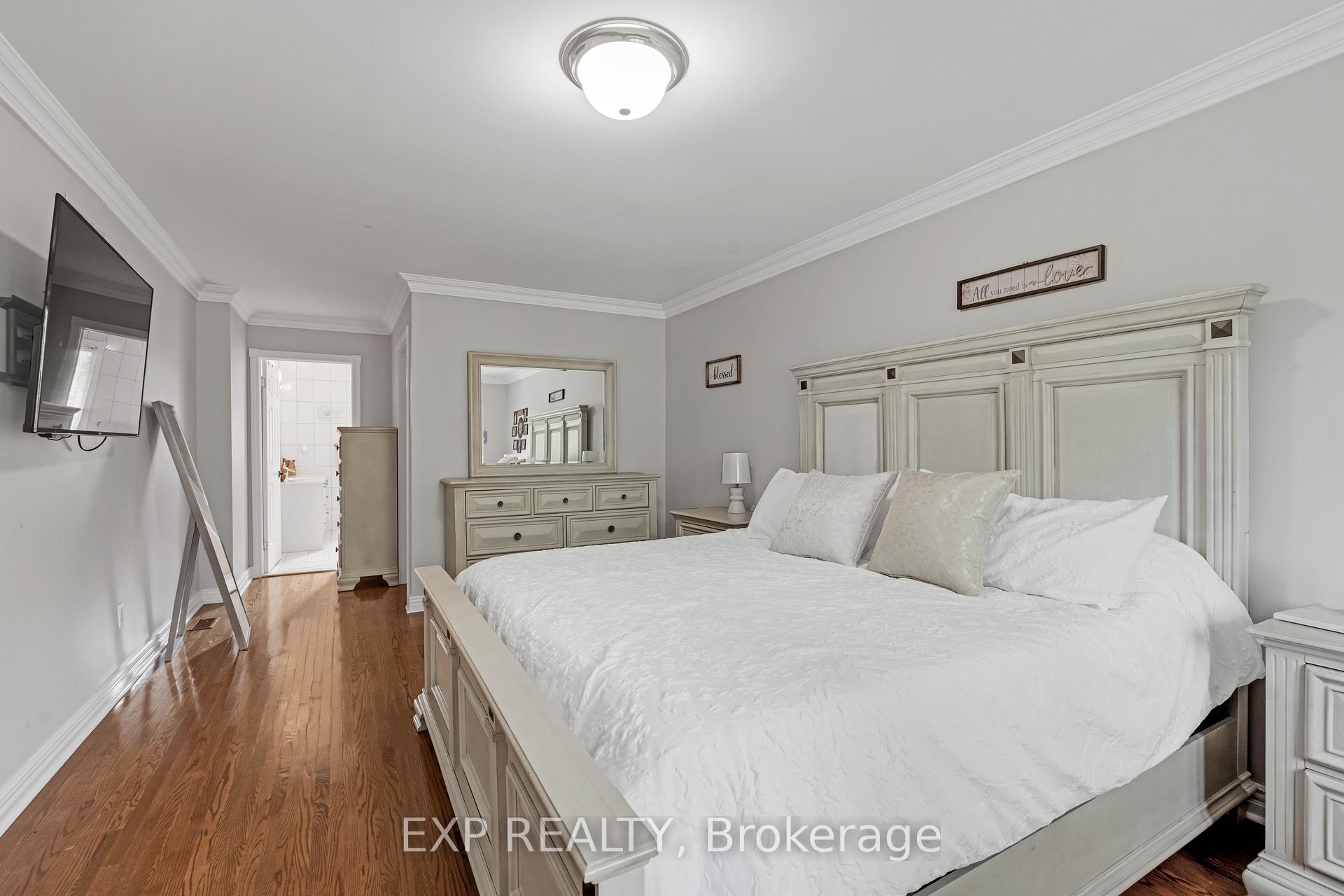 Photo 11 of 6 Edgebrook Drive, Etobicoke, Thistletown-Beaumonde Heights — HOMEH