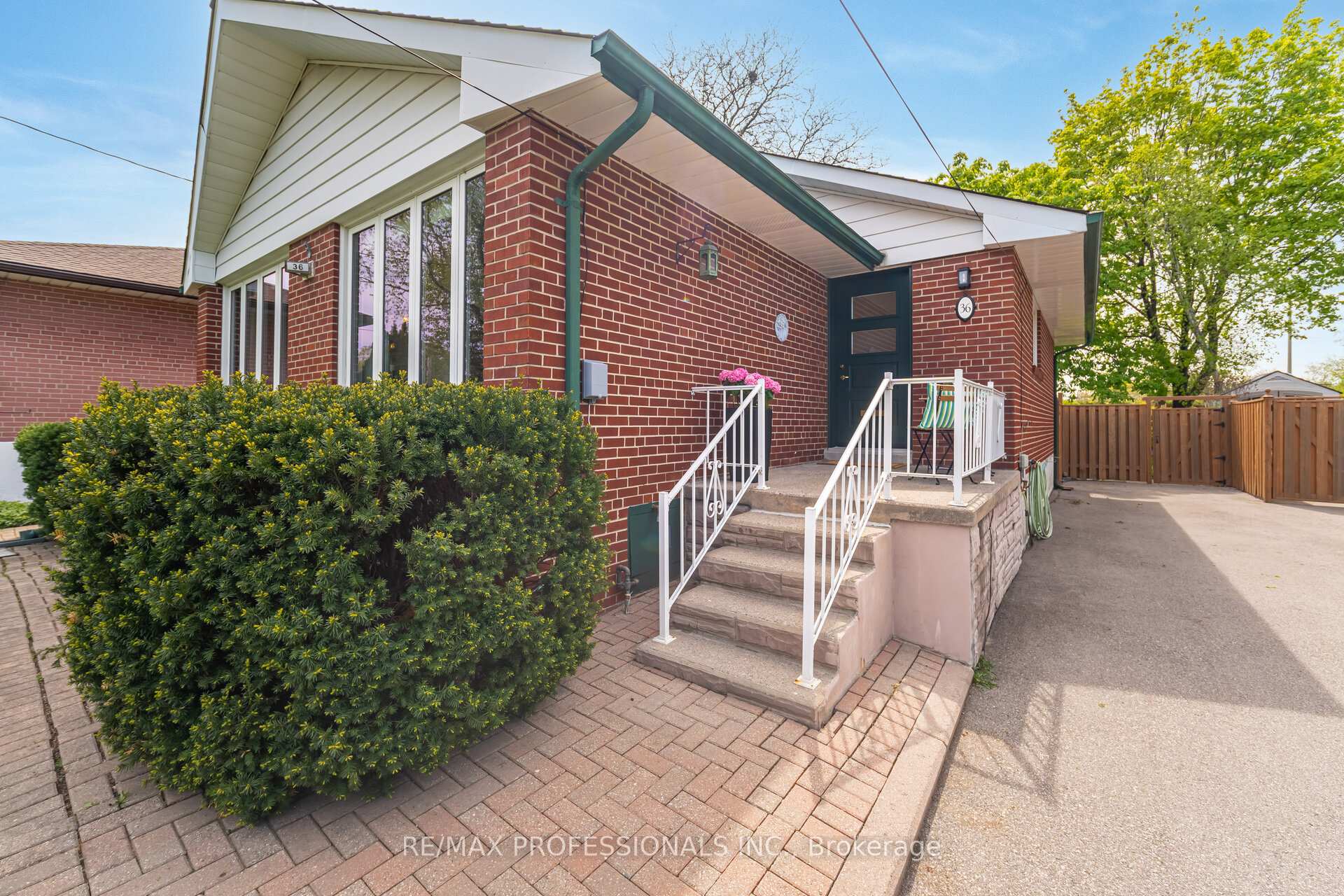 Photo 4 of 36 Templar Drive, Etobicoke, Kingsview Village-The Westway — HOMEH