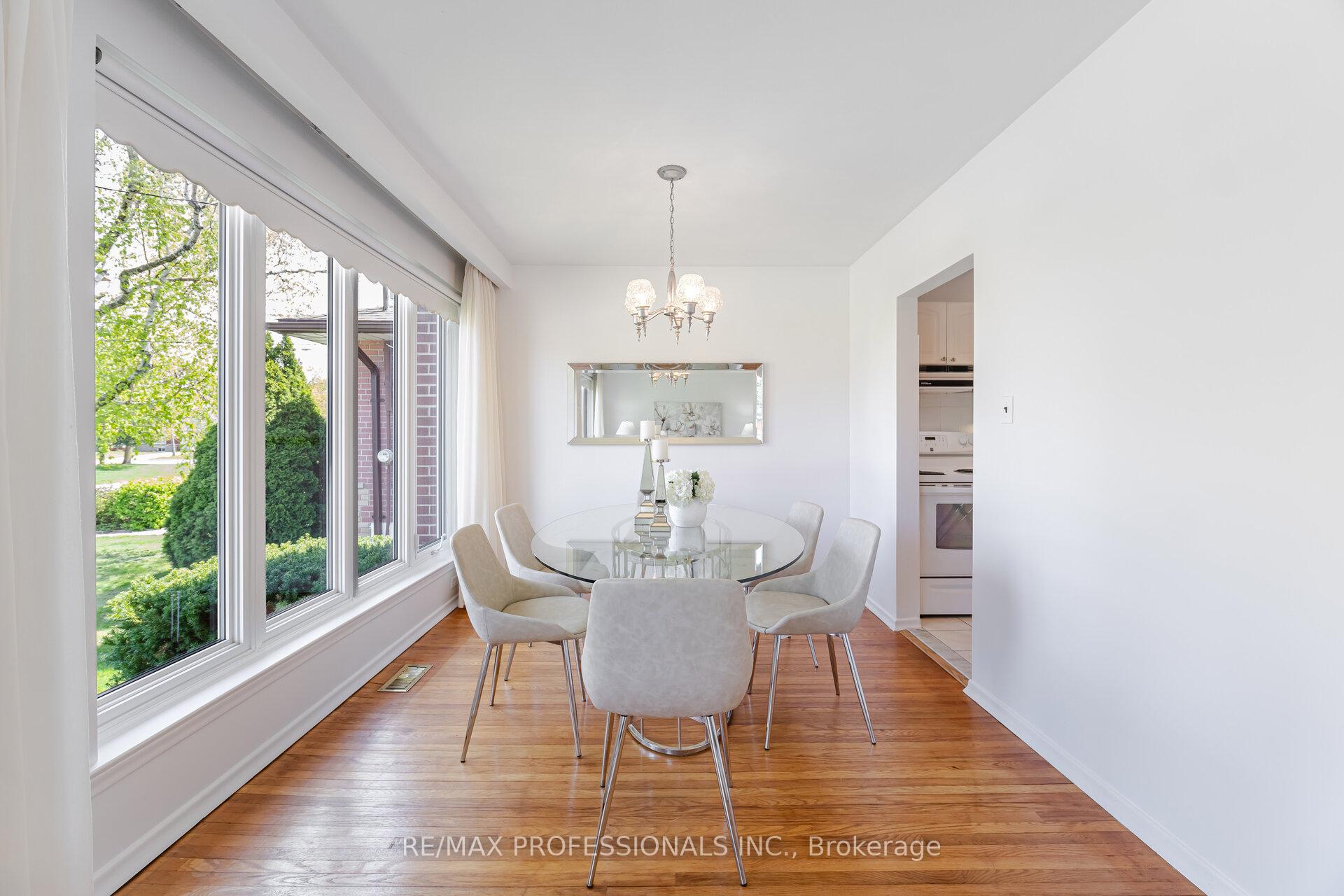 Photo 11 of 36 Templar Drive, Etobicoke, Kingsview Village-The Westway — HOMEH