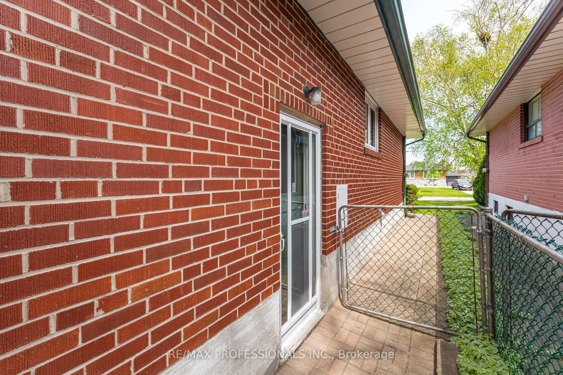 Photo 29 of 36 Templar Drive, Etobicoke, Kingsview Village-The Westway — HOMEH