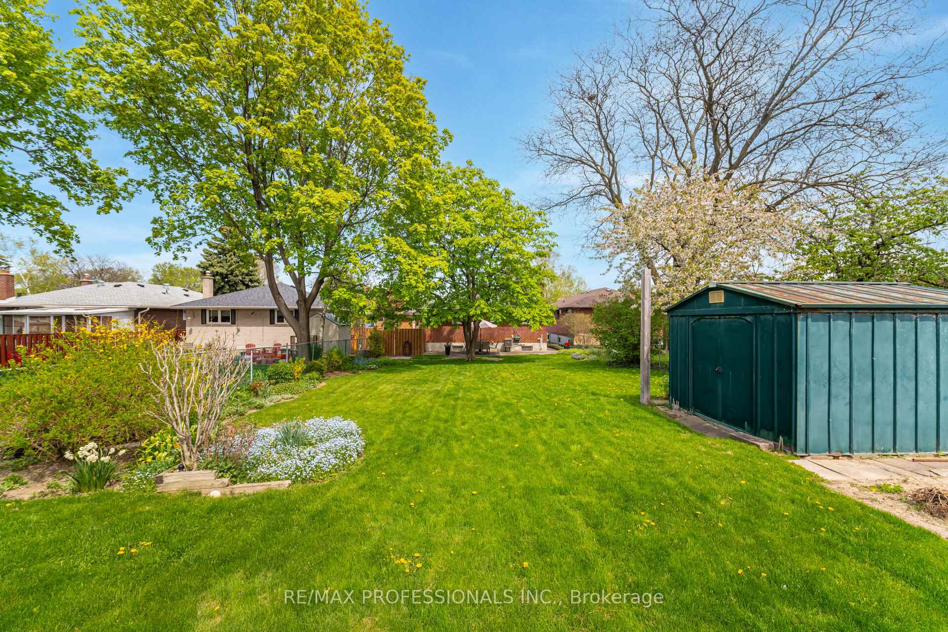 Photo 33 of 36 Templar Drive, Etobicoke, Kingsview Village-The Westway — HOMEH