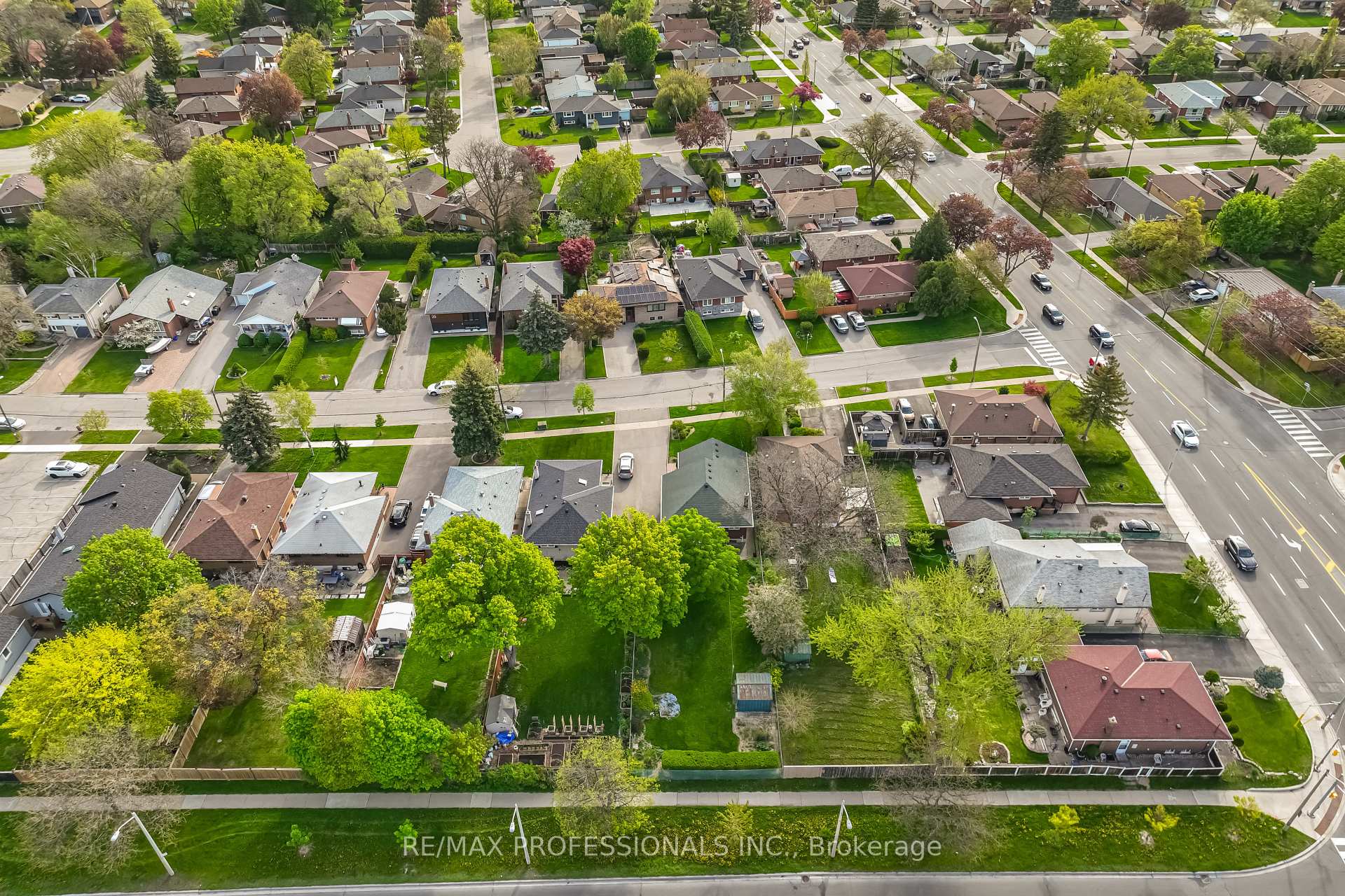 Photo 35 of 36 Templar Drive, Etobicoke, Kingsview Village-The Westway — HOMEH