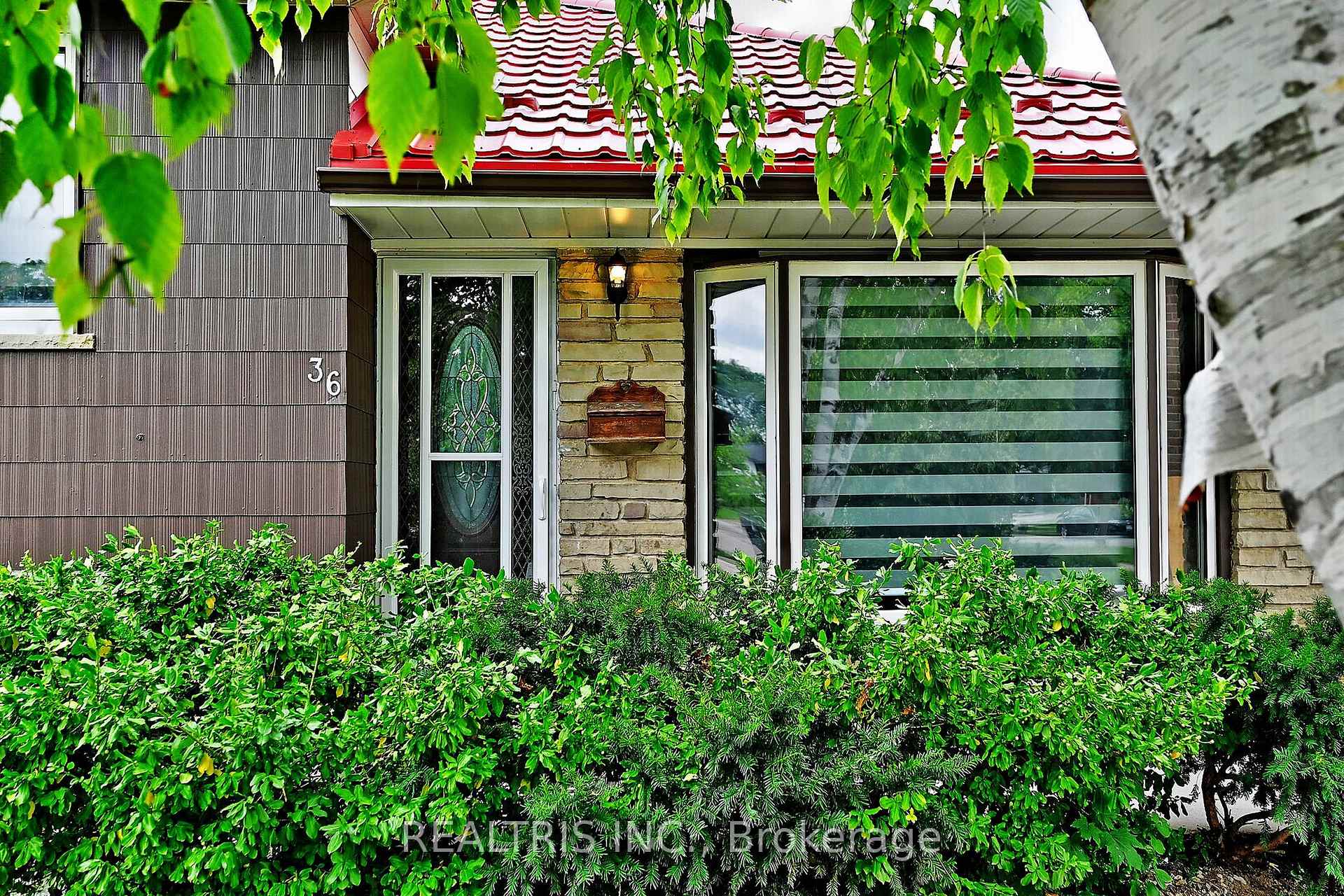 Photo 12 of 36 Tealham Drive, Etobicoke, West Humber-Clairville — HOMEH