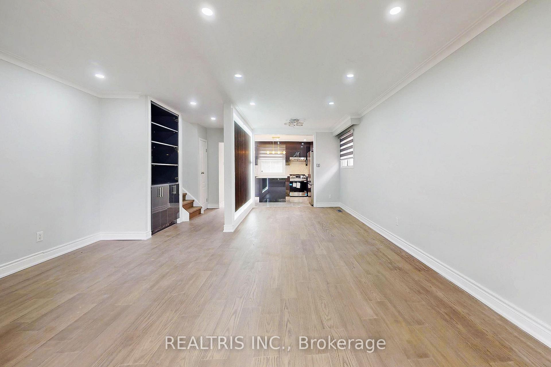 Photo 3 of 36 Tealham Drive, Etobicoke, West Humber-Clairville — HOMEH