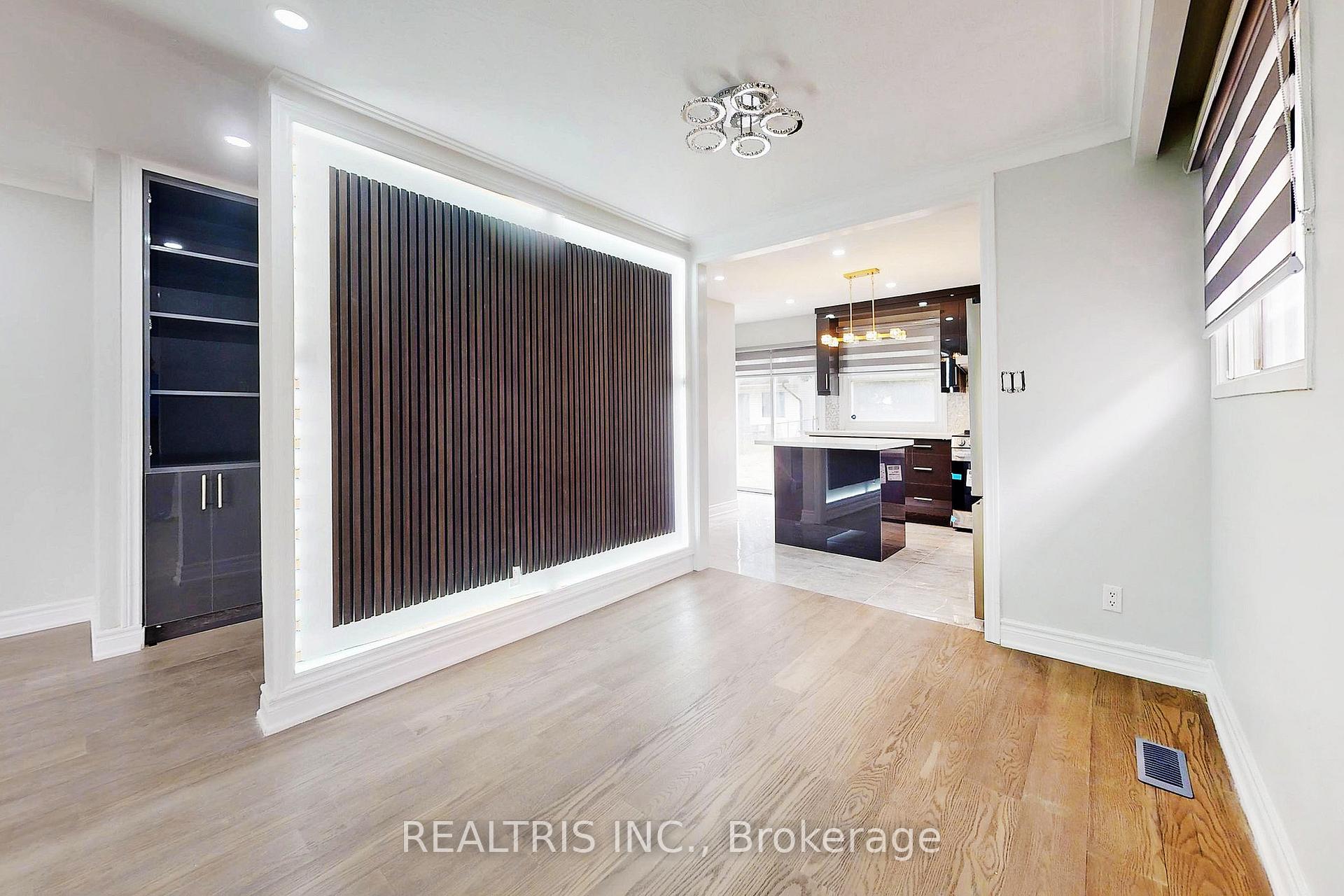 Photo 8 of 36 Tealham Drive, Etobicoke, West Humber-Clairville — HOMEH