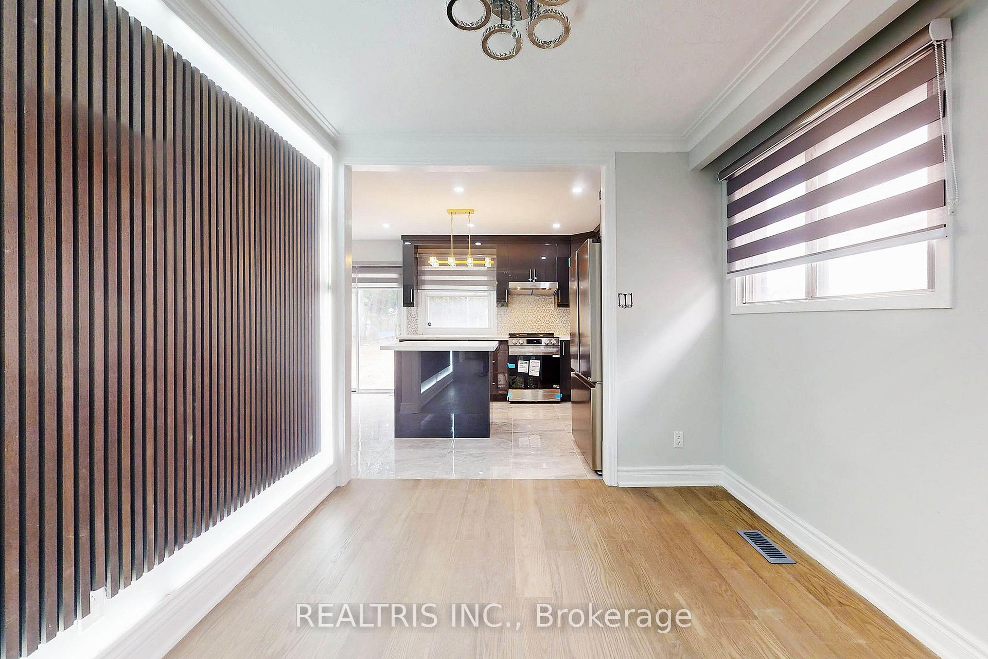 Photo 14 of 36 Tealham Drive, Etobicoke, West Humber-Clairville — HOMEH