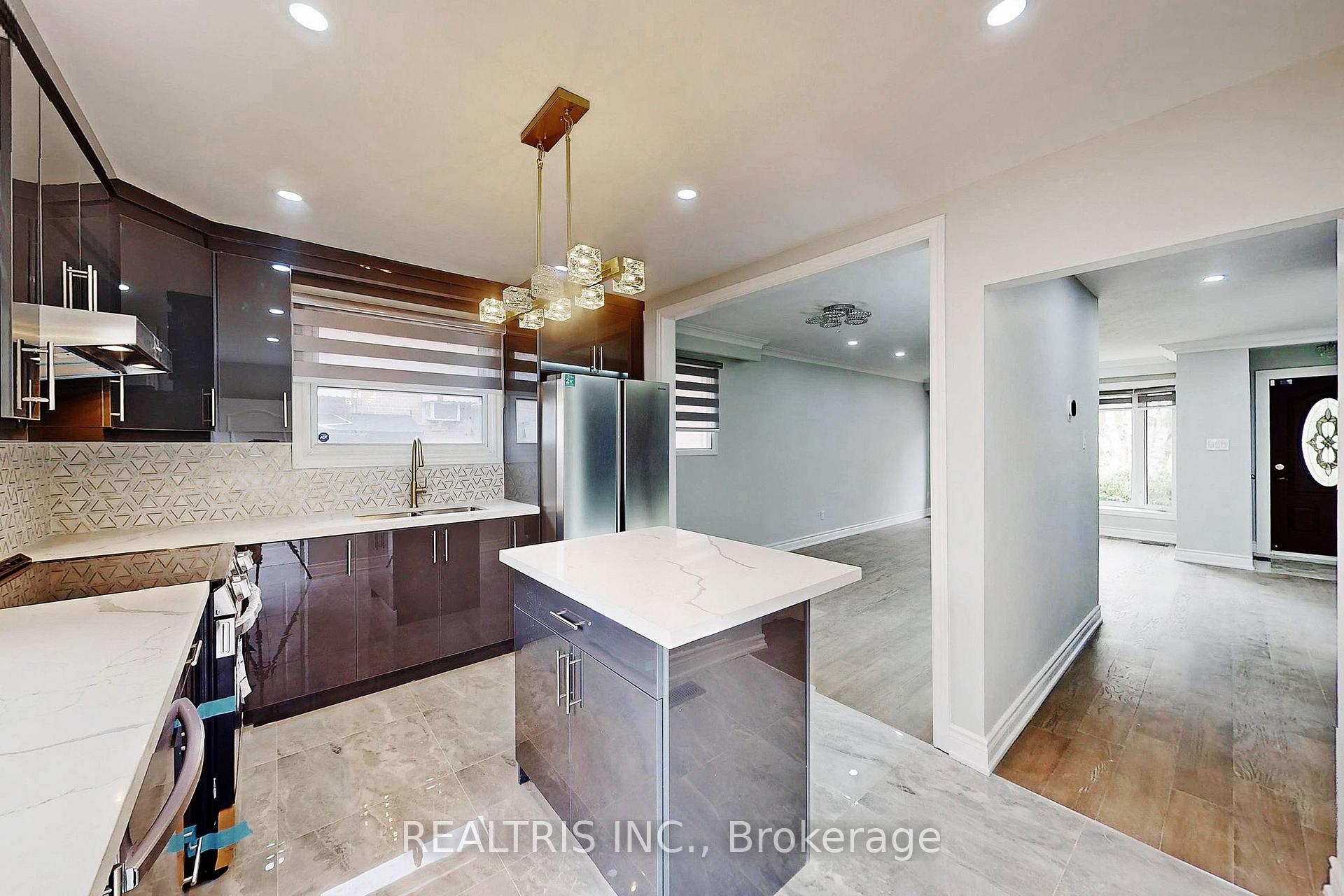 Photo 29 of 36 Tealham Drive, Etobicoke, West Humber-Clairville — HOMEH