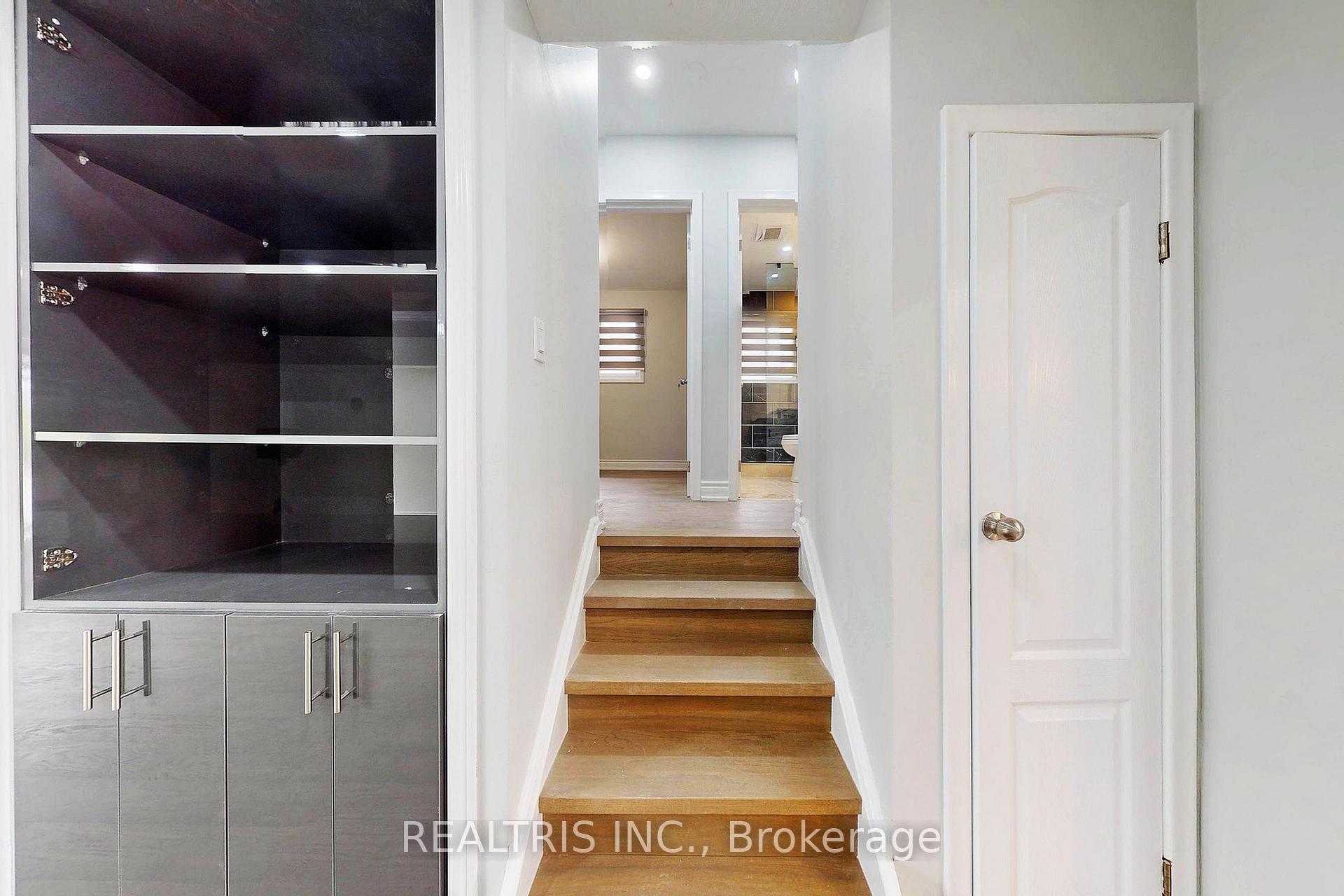 Photo 16 of 36 Tealham Drive, Etobicoke, West Humber-Clairville — HOMEH