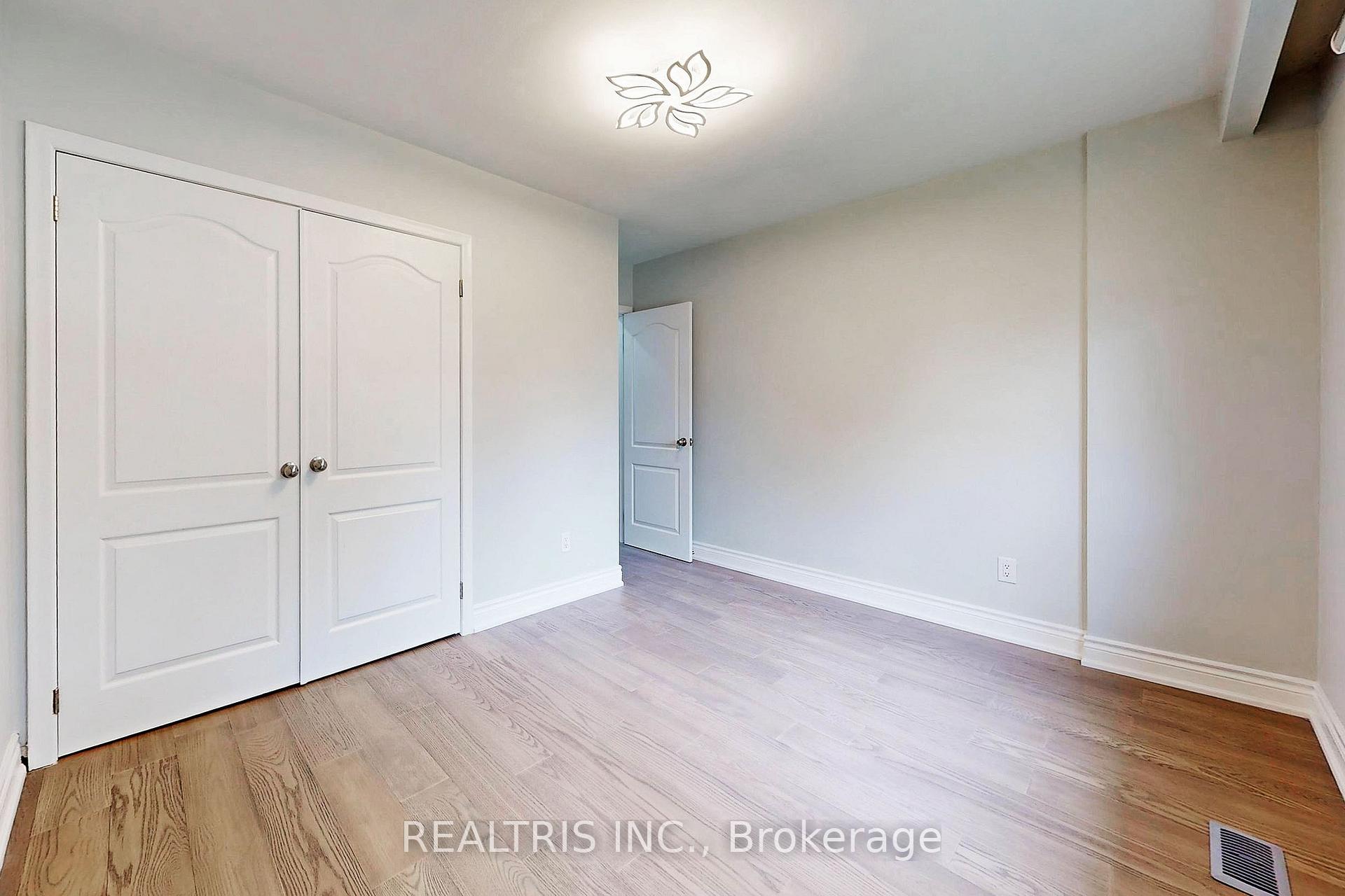 Photo 34 of 36 Tealham Drive, Etobicoke, West Humber-Clairville — HOMEH