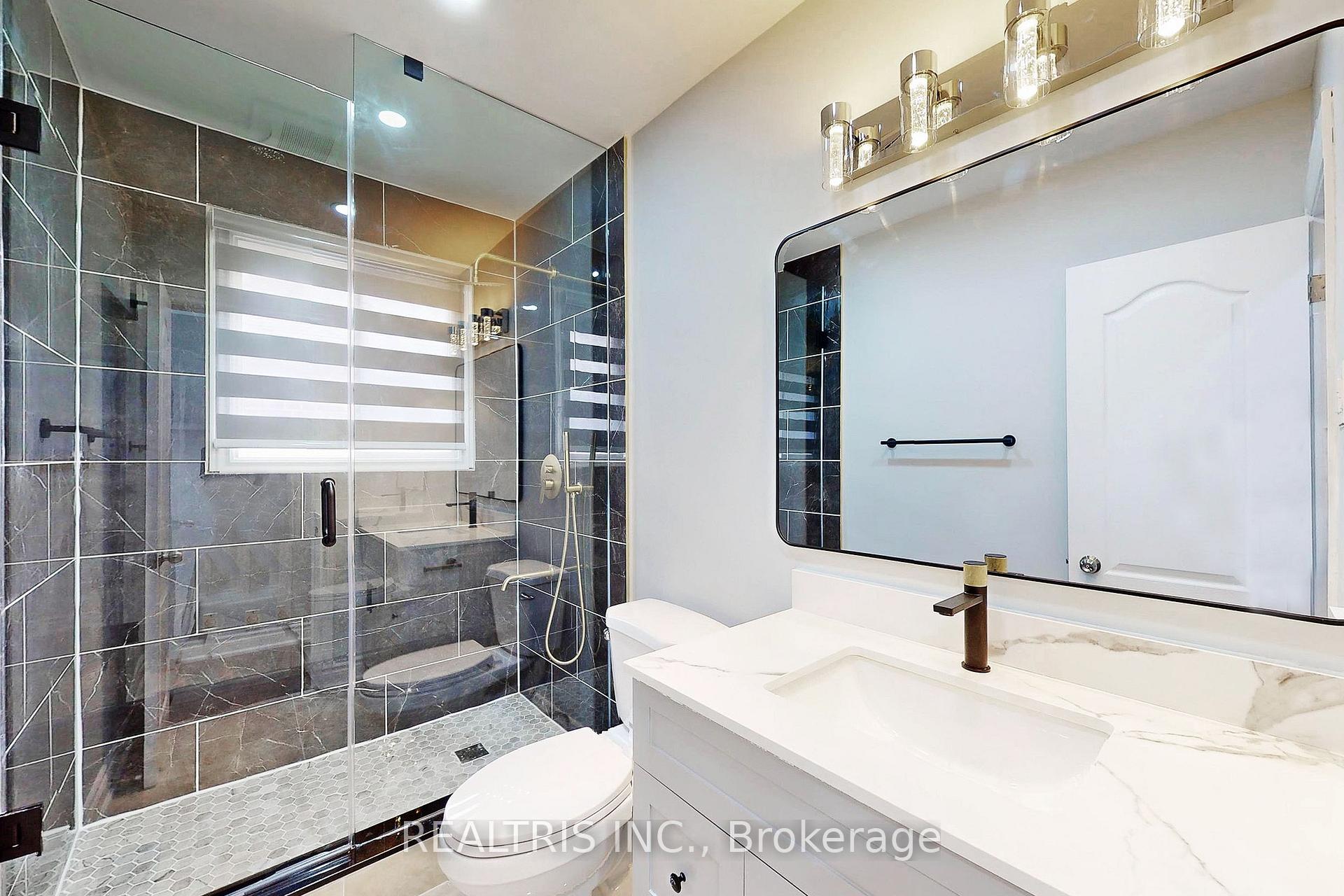 Photo 20 of 36 Tealham Drive, Etobicoke, West Humber-Clairville — HOMEH