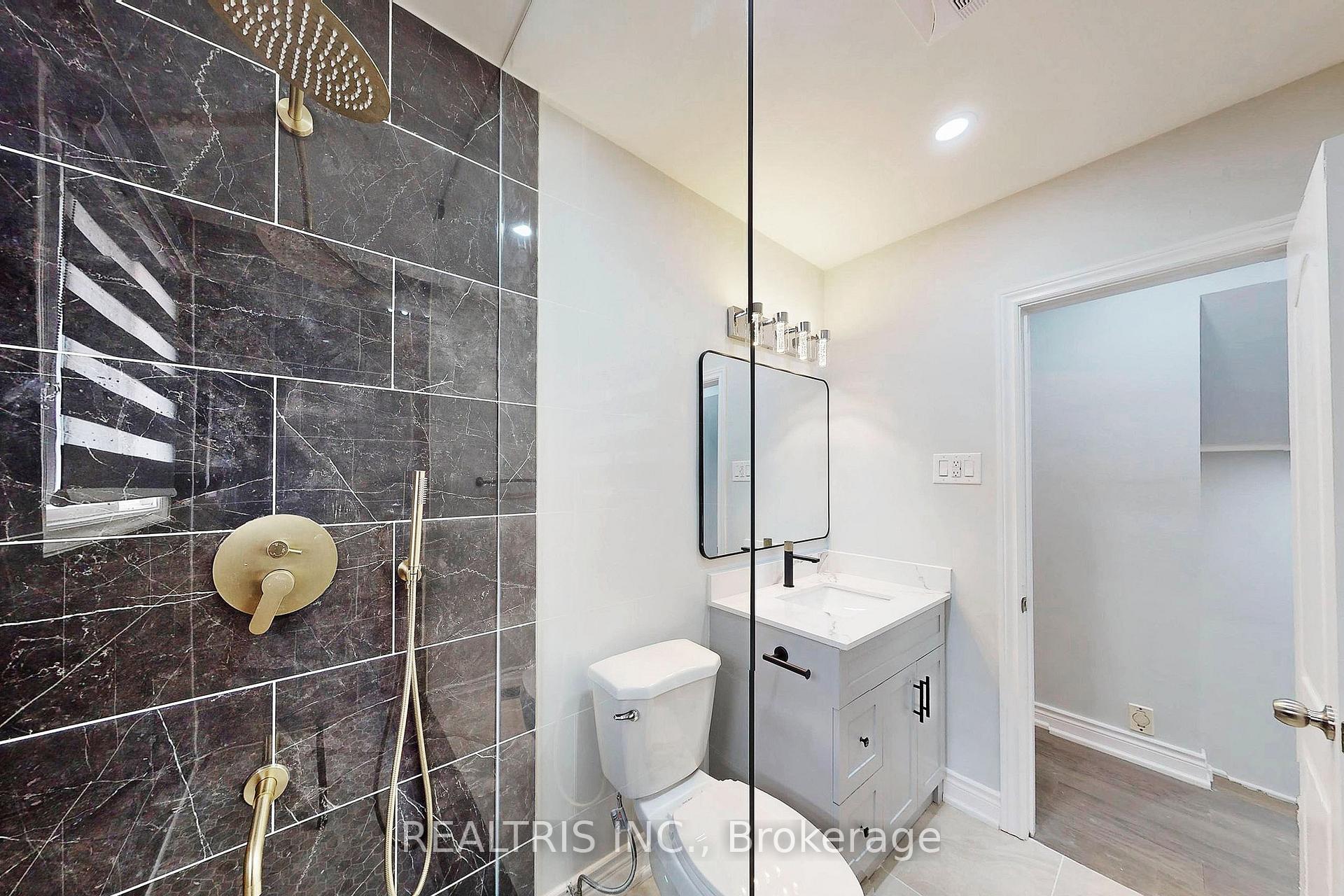 Photo 23 of 36 Tealham Drive, Etobicoke, West Humber-Clairville — HOMEH