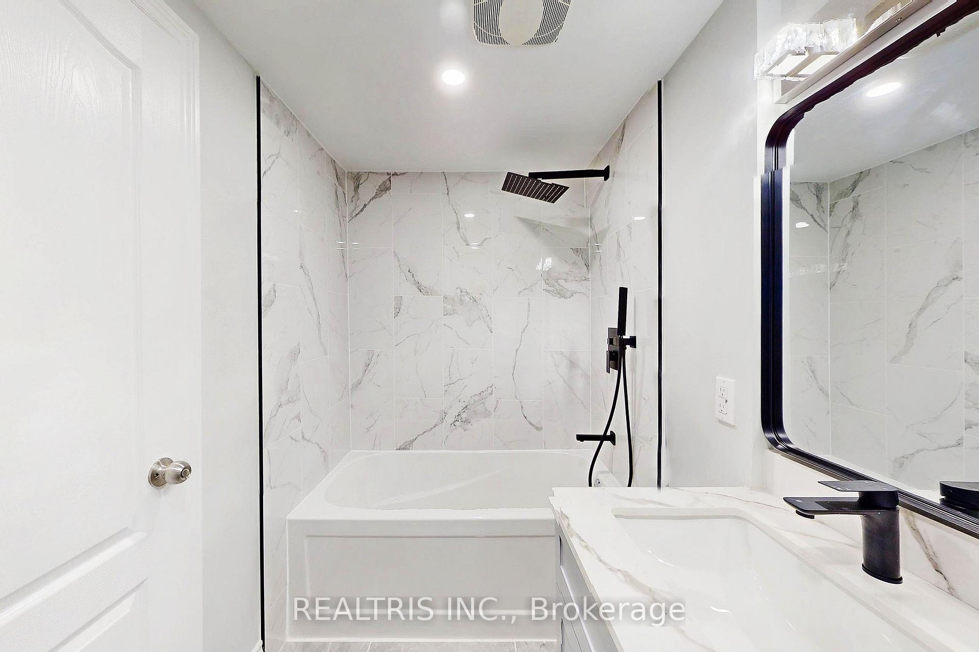 Photo 27 of 36 Tealham Drive, Etobicoke, West Humber-Clairville — HOMEH