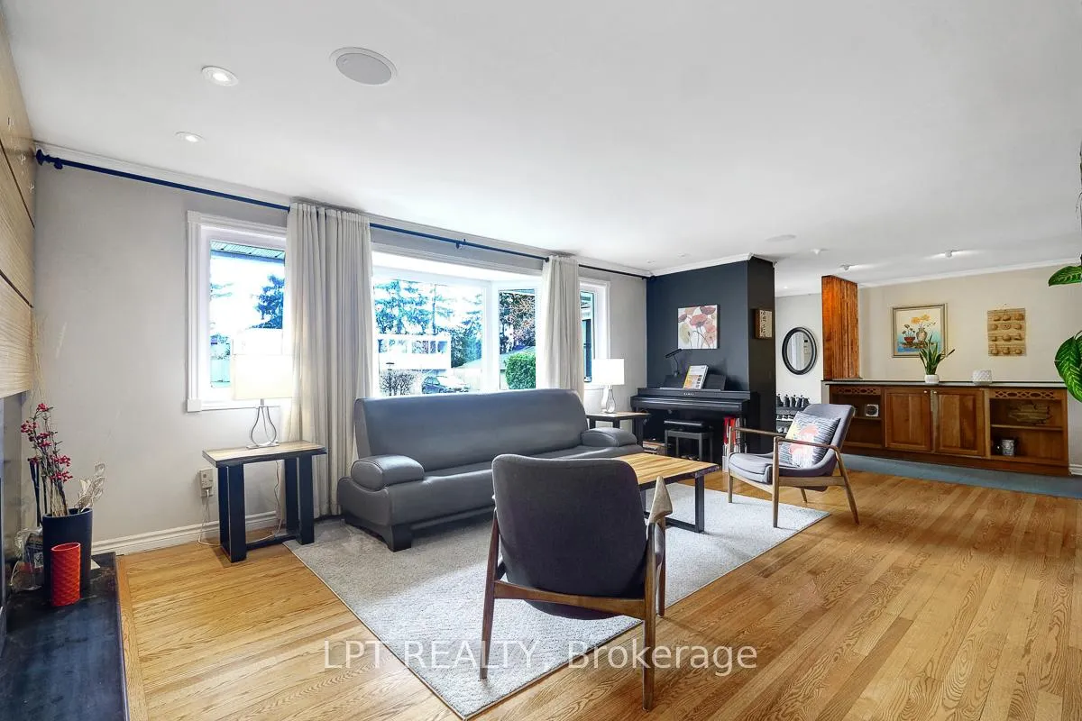 Photo 28 of 153 Roger Road, Ottawa, Faircrest Heights — HOMEH