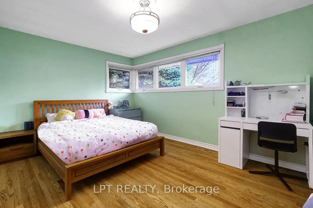 Photo 87 of 153 Roger Road, Ottawa, Faircrest Heights — HOMEH