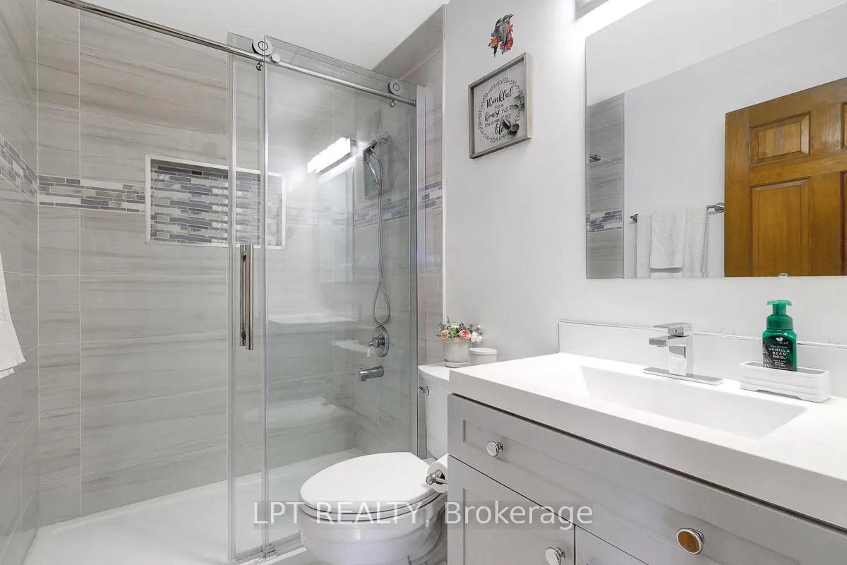Photo 90 of 153 Roger Road, Ottawa, Faircrest Heights — HOMEH