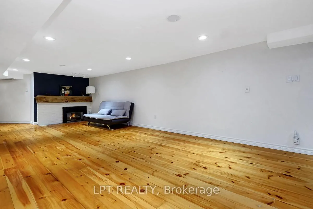 Photo 93 of 153 Roger Road, Ottawa, Faircrest Heights — HOMEH