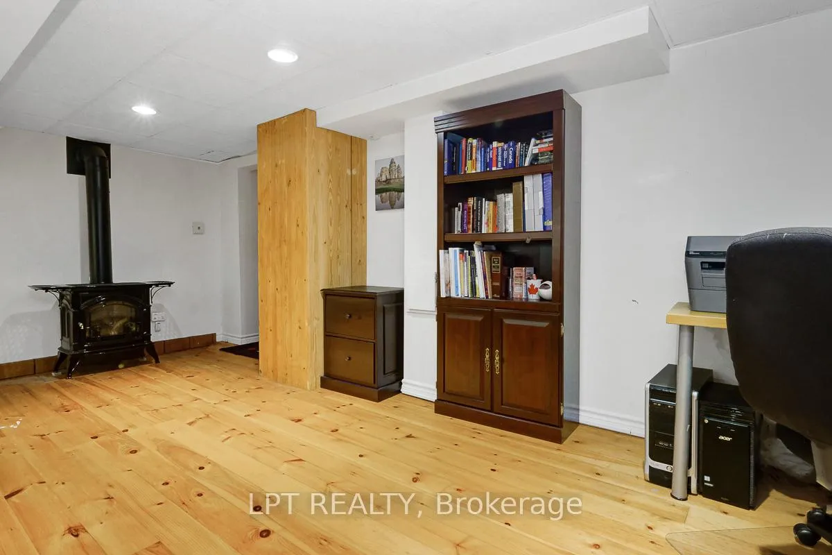 Photo 111 of 153 Roger Road, Ottawa, Faircrest Heights — HOMEH