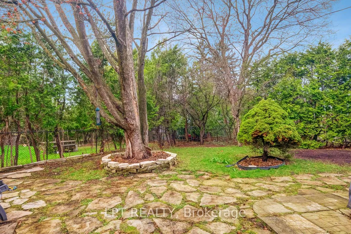 Photo 132 of 153 Roger Road, Ottawa, Faircrest Heights — HOMEH