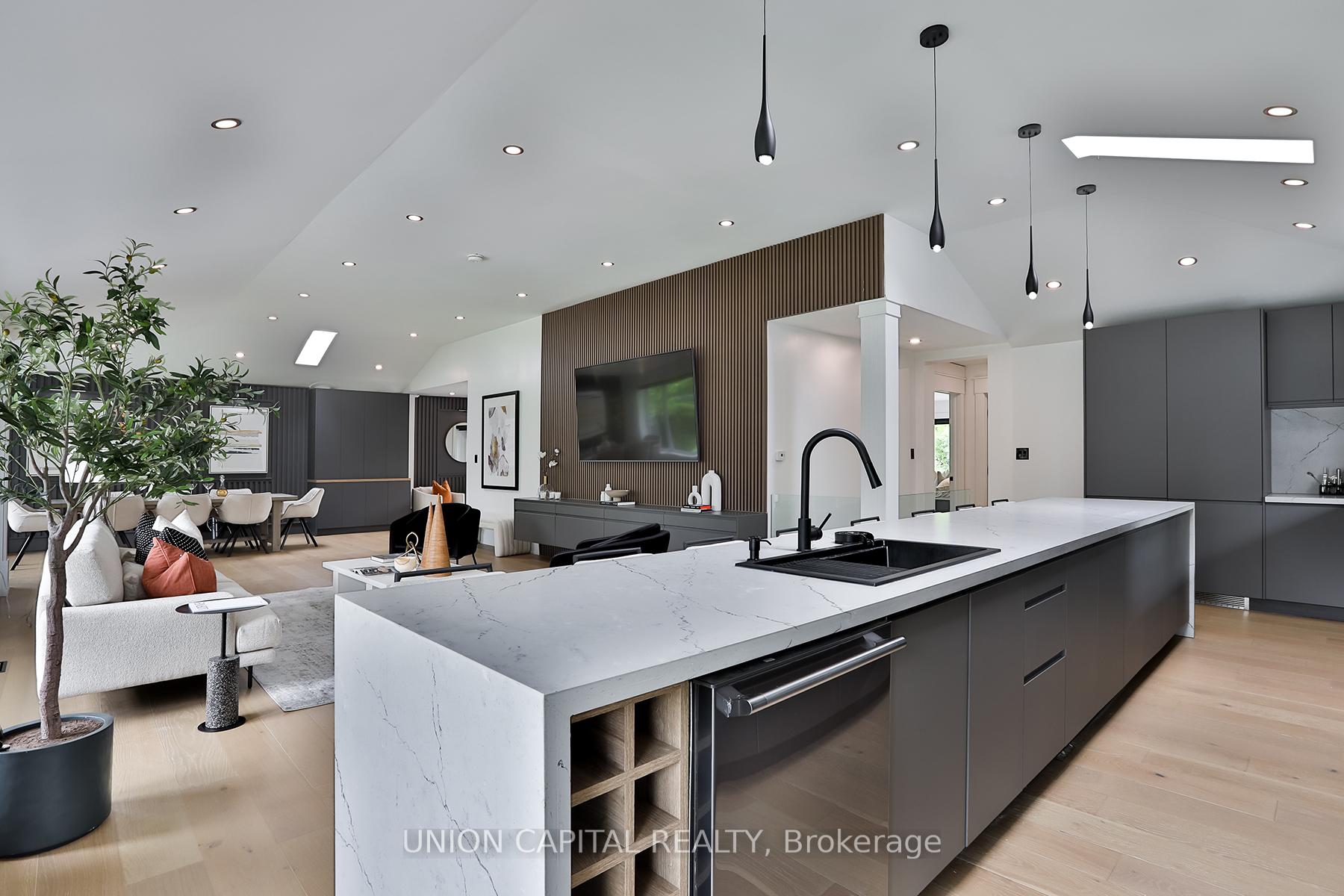 Photo 12 of 22 Mcarthur Street, Etobicoke, Kingsview Village-The Westway — HOMEH