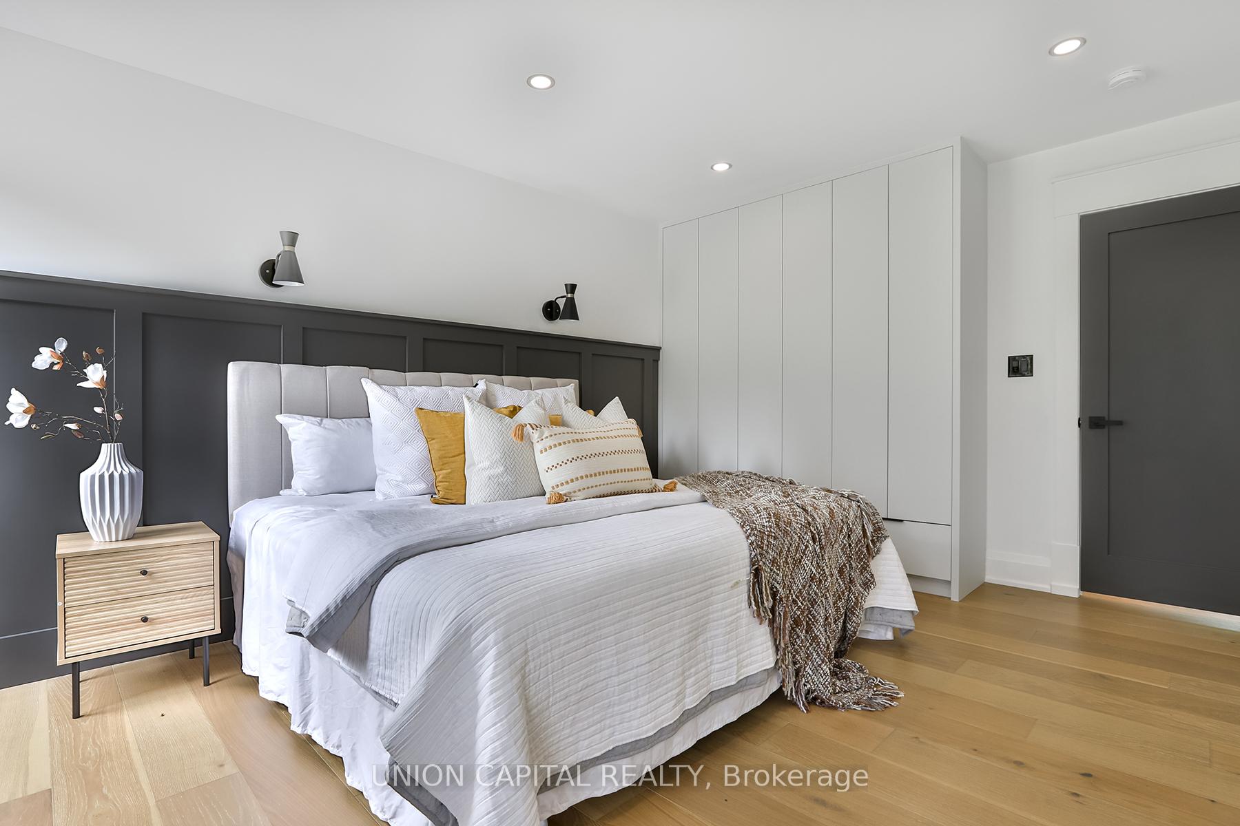 Photo 14 of 22 Mcarthur Street, Etobicoke, Kingsview Village-The Westway — HOMEH